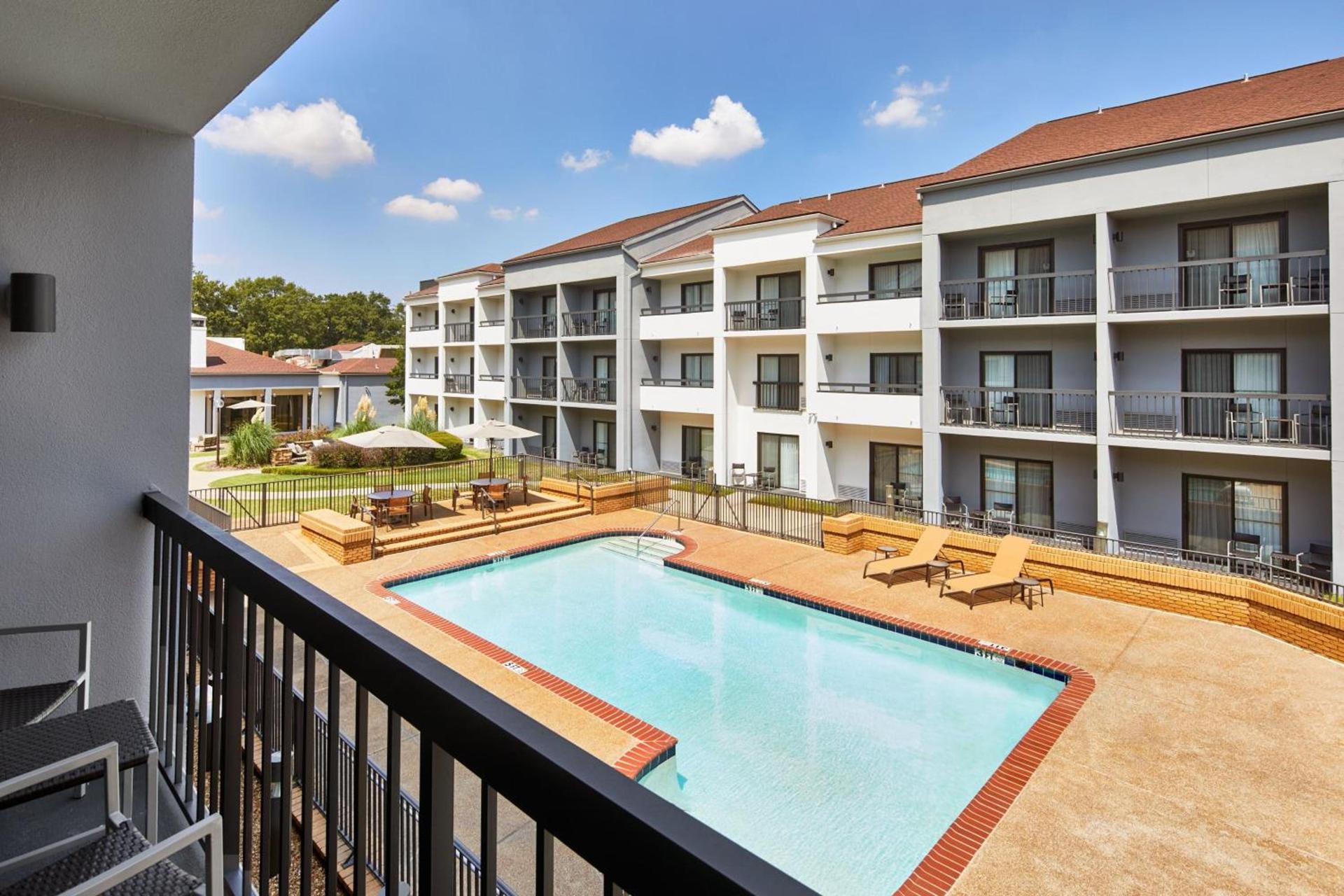 Courtyard by Marriott Memphis East/Park Avenue photo 8