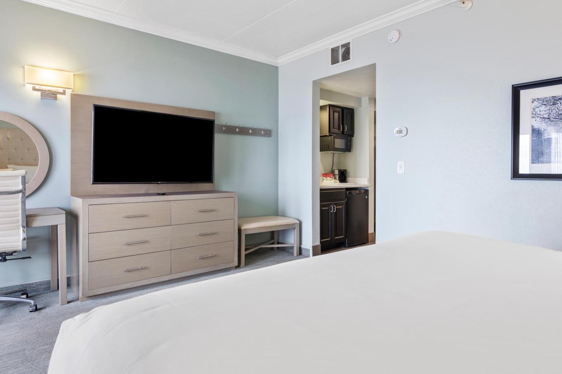 Cherry Tree Inn & Suites photo 62