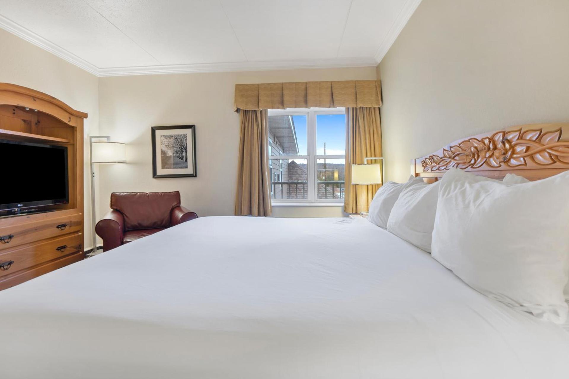 Cherry Tree Inn & Suites photo 80
