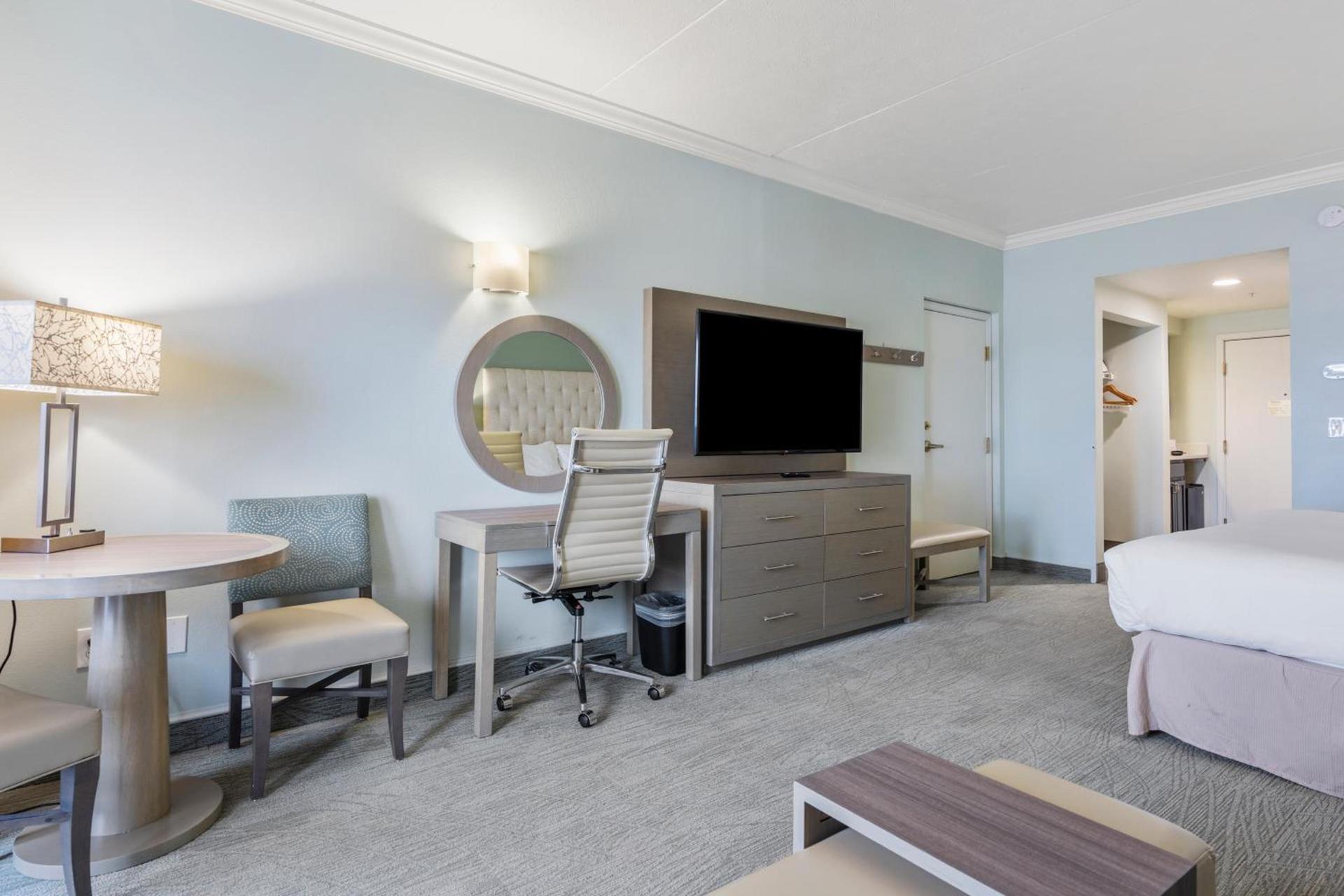 Cherry Tree Inn & Suites photo 83