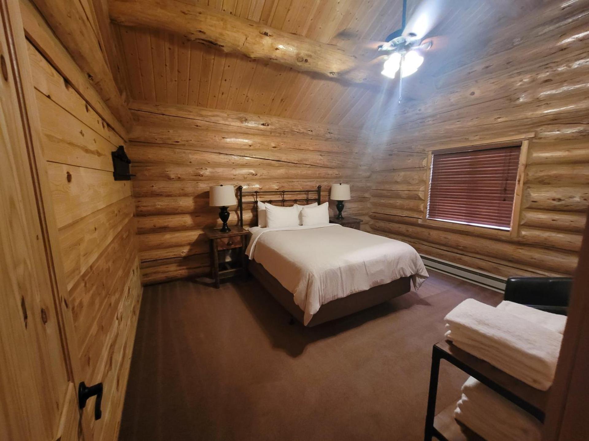 Roosevelt Hotel & Cabins - Yellowstone photo 35
