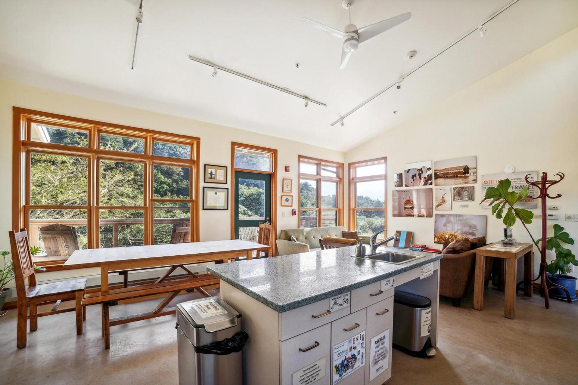 Limantour Lodge photo 10