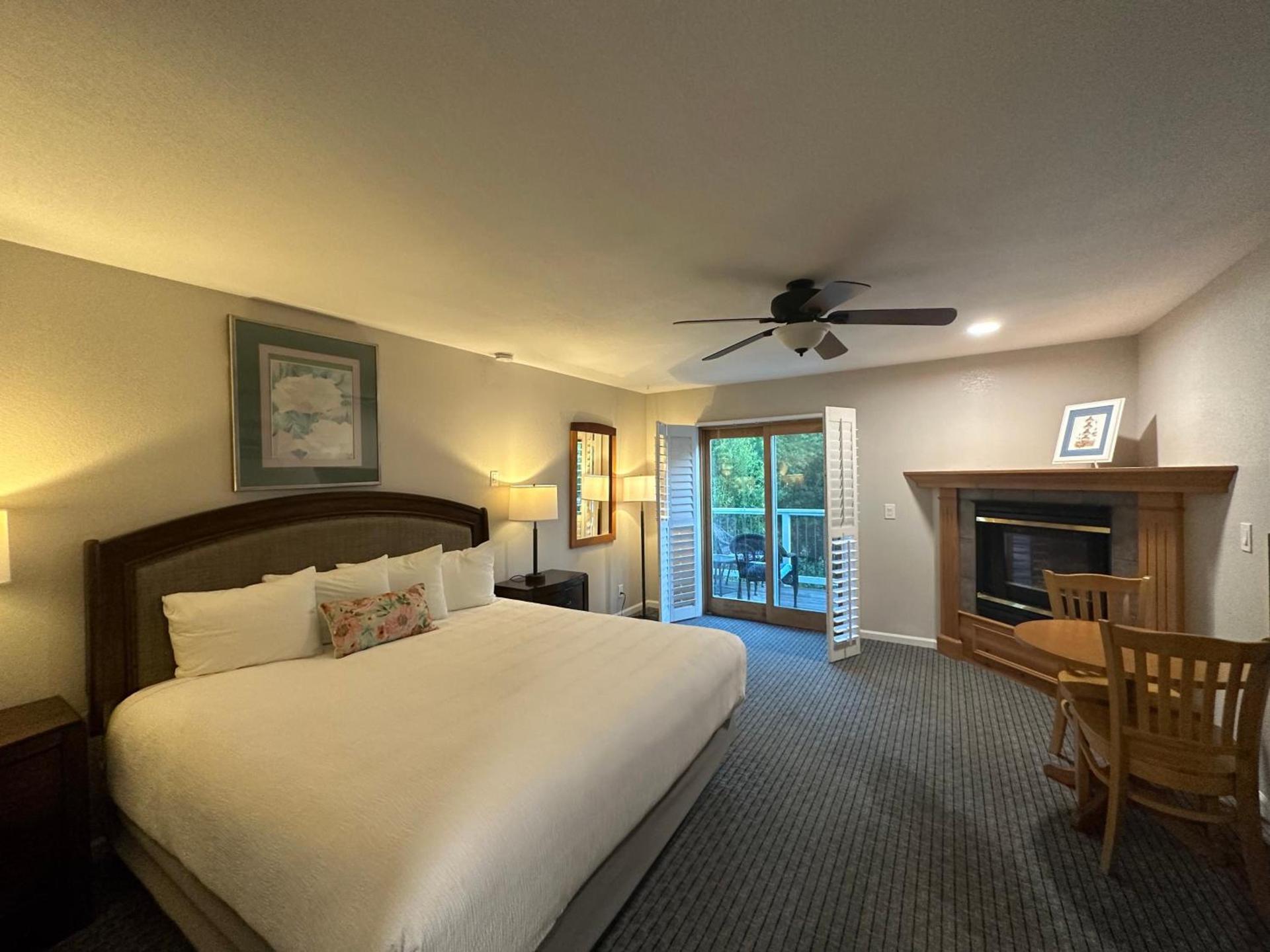 Bluebird Inn photo 17