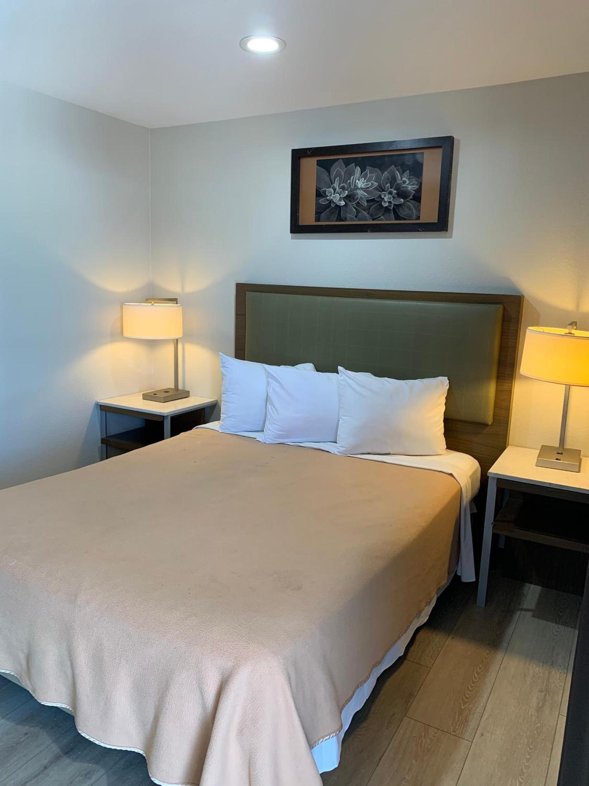 Big 7 Motel Chula Vista I-5 photo 3