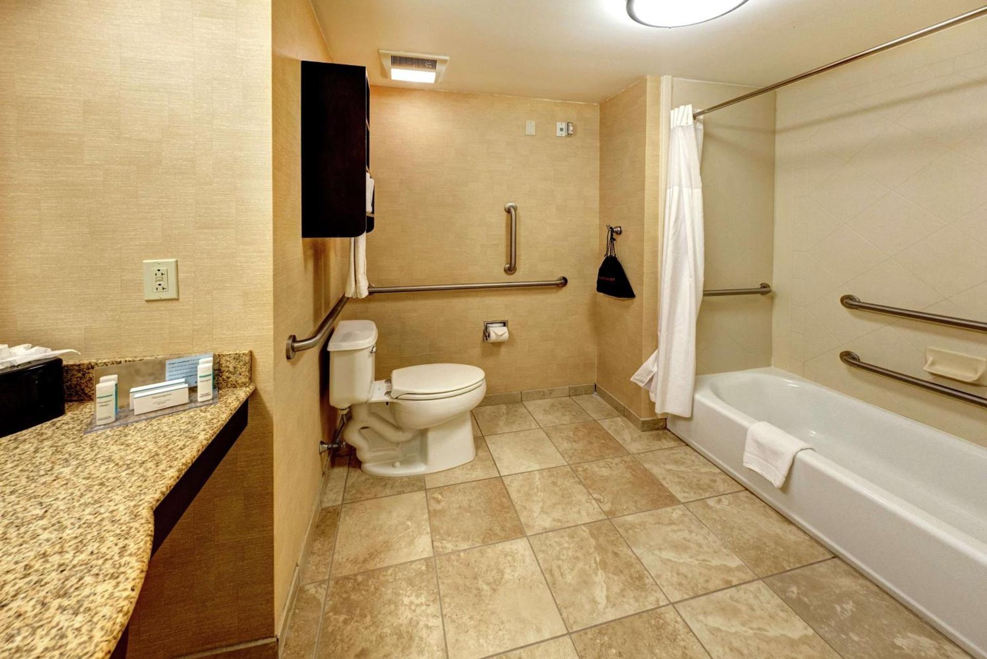 Hampton Inn & Suites Chadds Ford photo 23