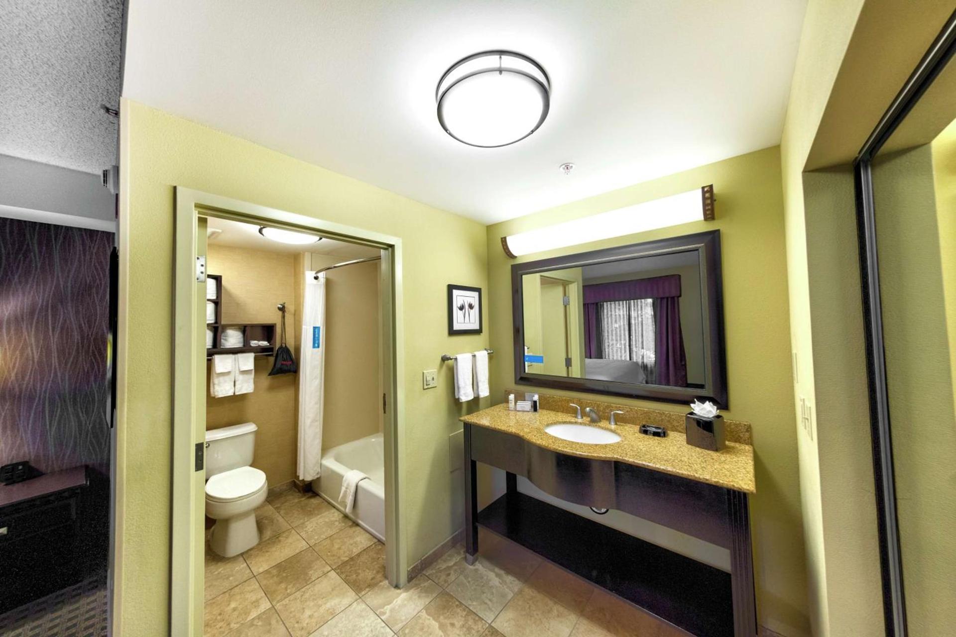 Hampton Inn & Suites Chadds Ford photo 33