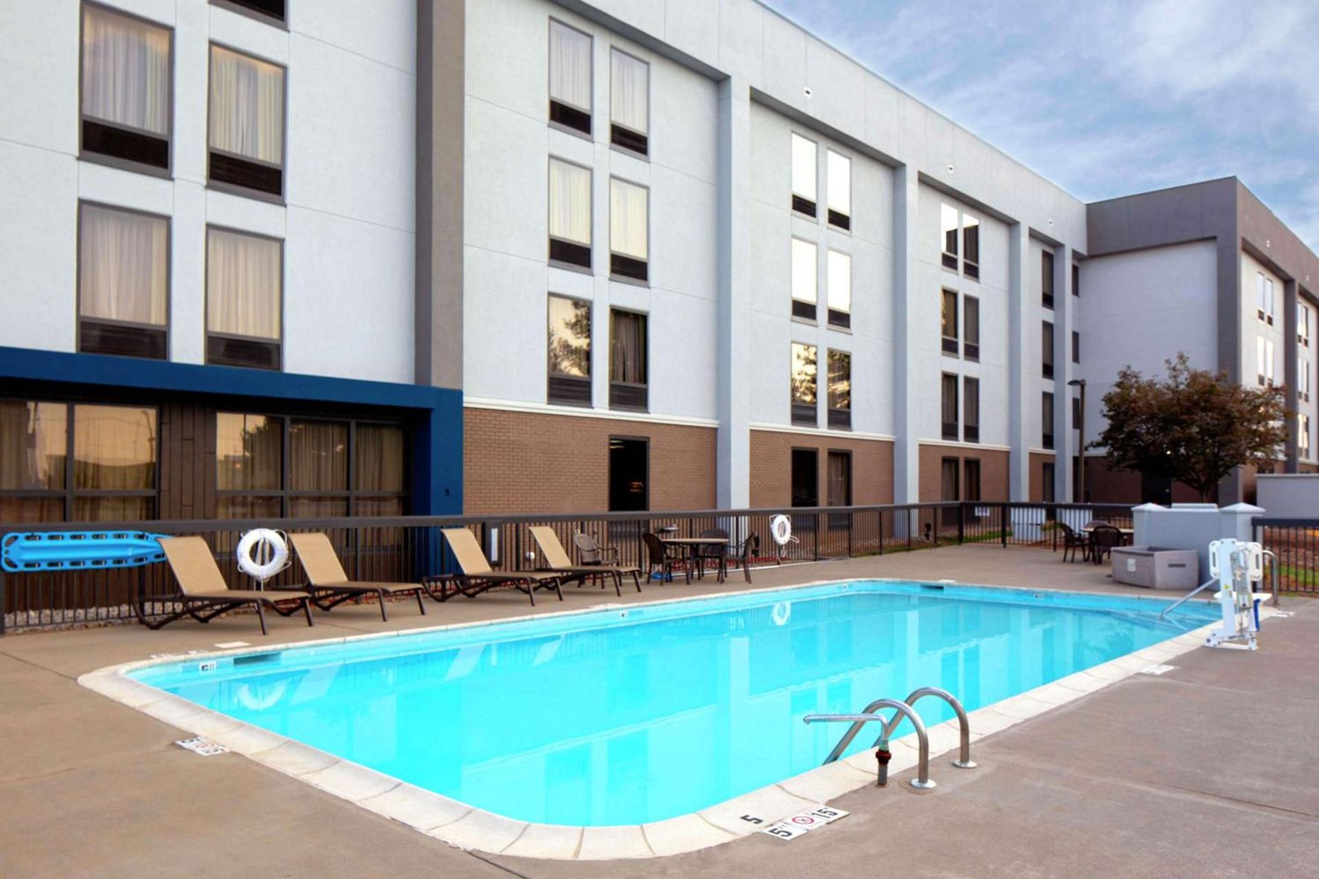 Hampton Inn Bowling Green KY photo 17