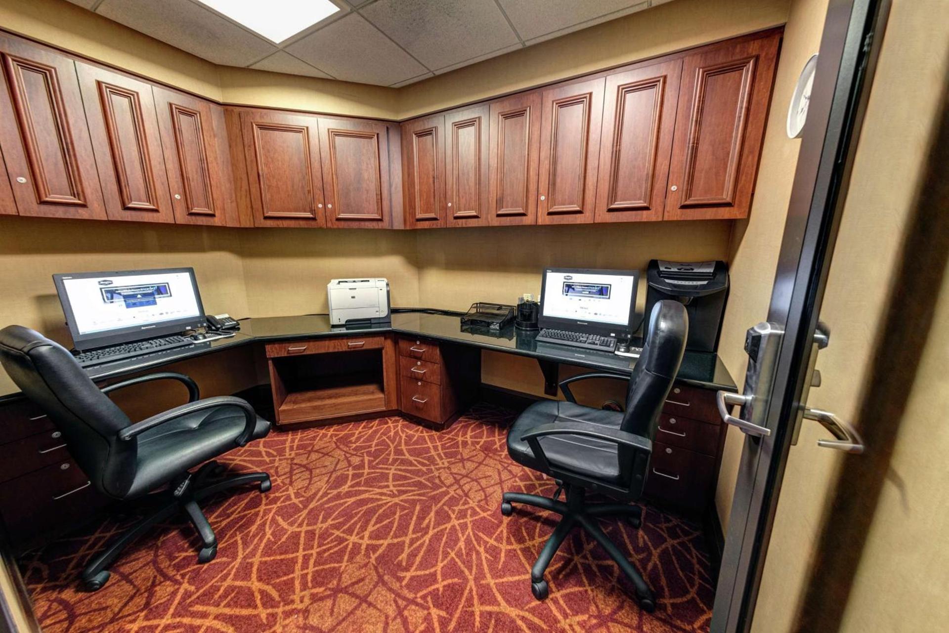 Hampton Inn & Suites Chadds Ford photo 42