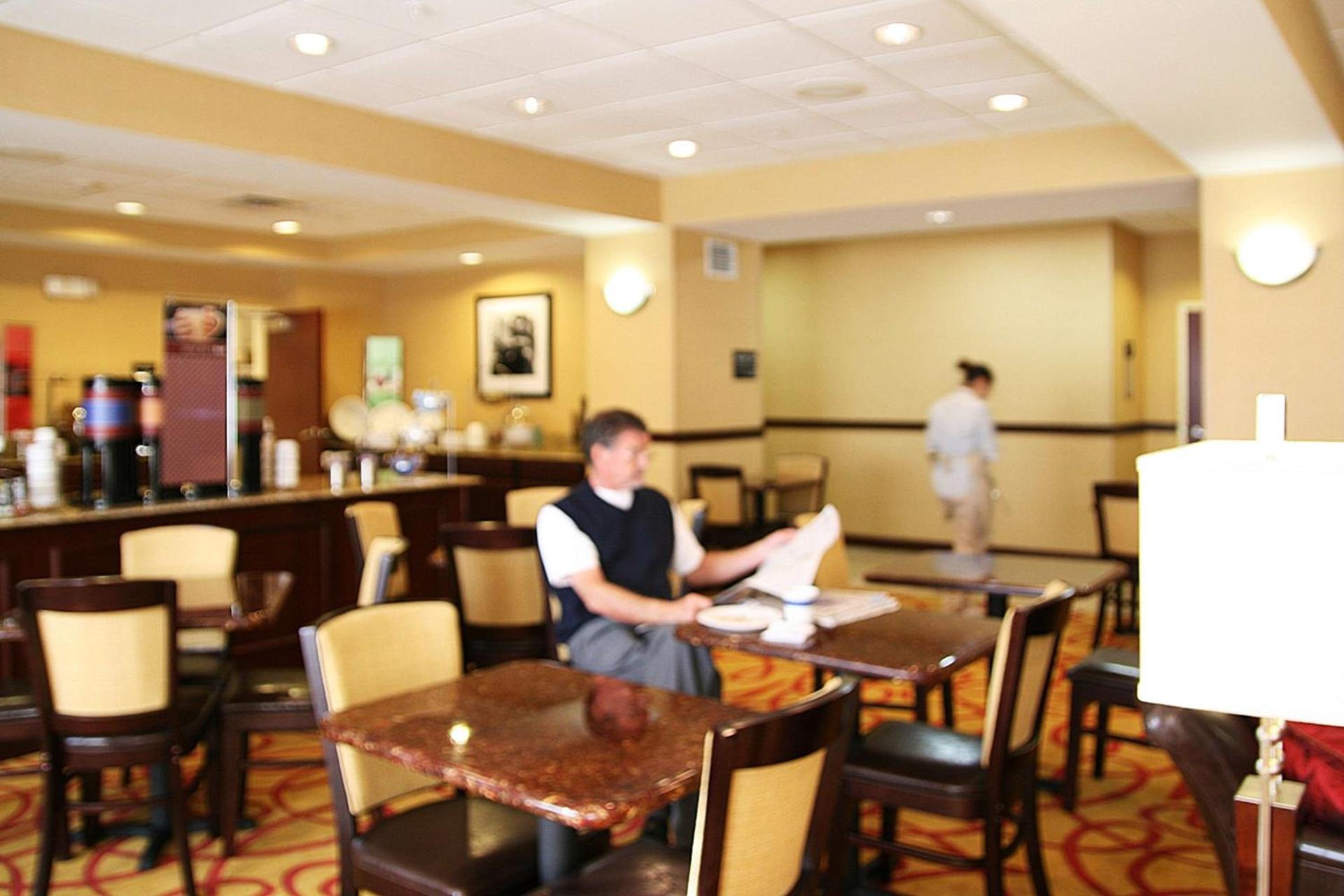 Hampton Inn Dade City - Zephyr Hills photo 9