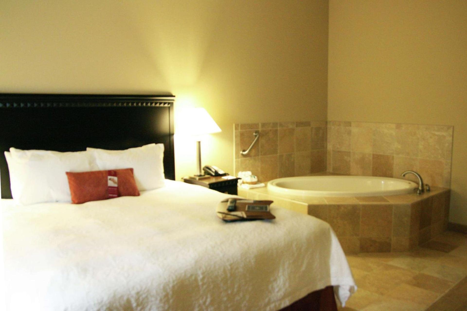 Hampton Inn Dade City - Zephyr Hills photo 15