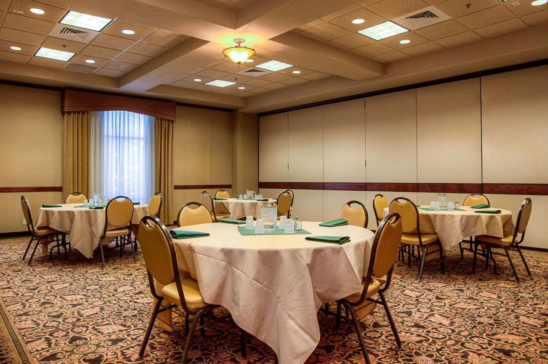 Hampton Inn & Suites Mountain Home photo 26