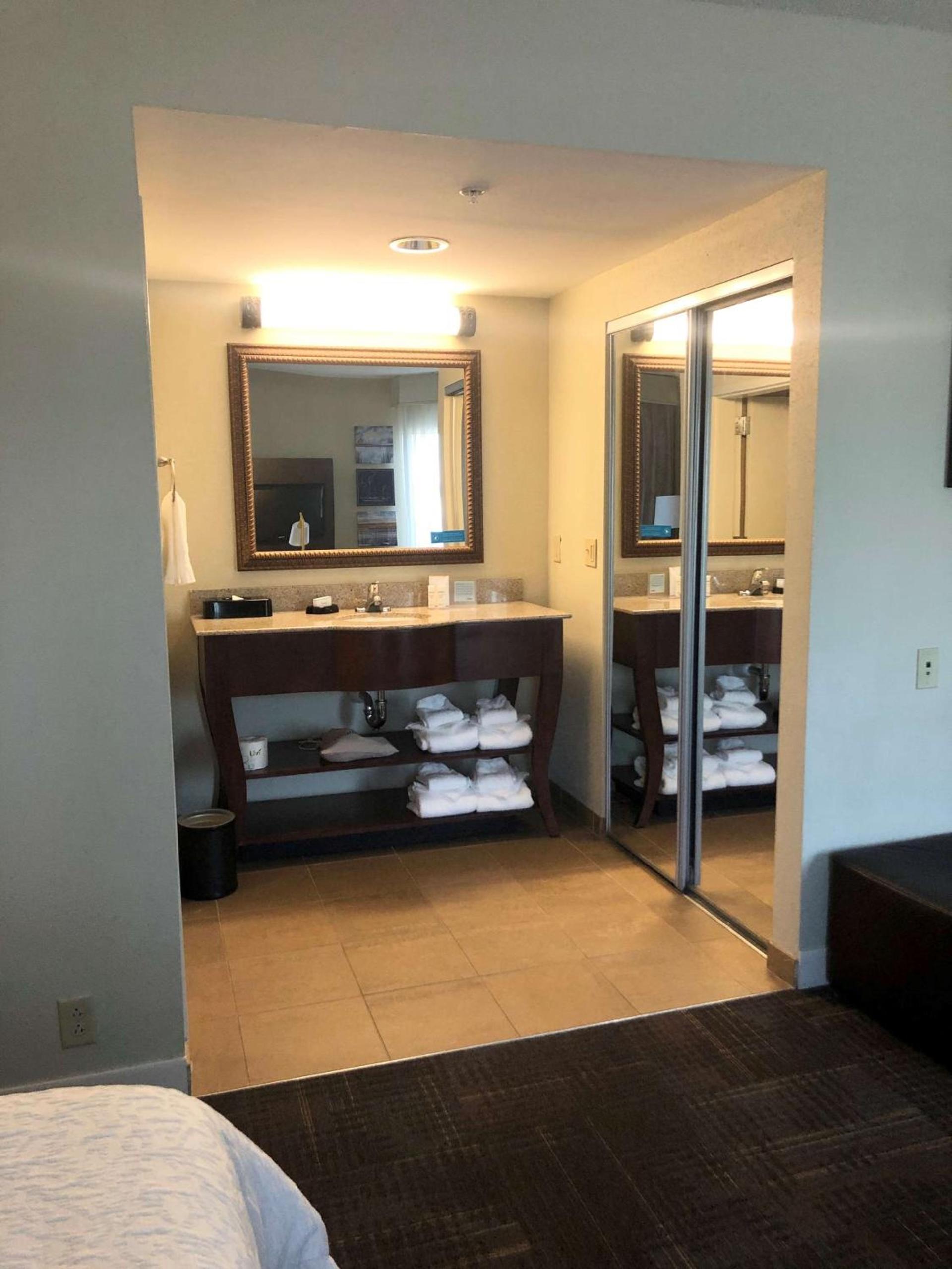 Hampton Inn & Suites Norfolk-Airport photo 11