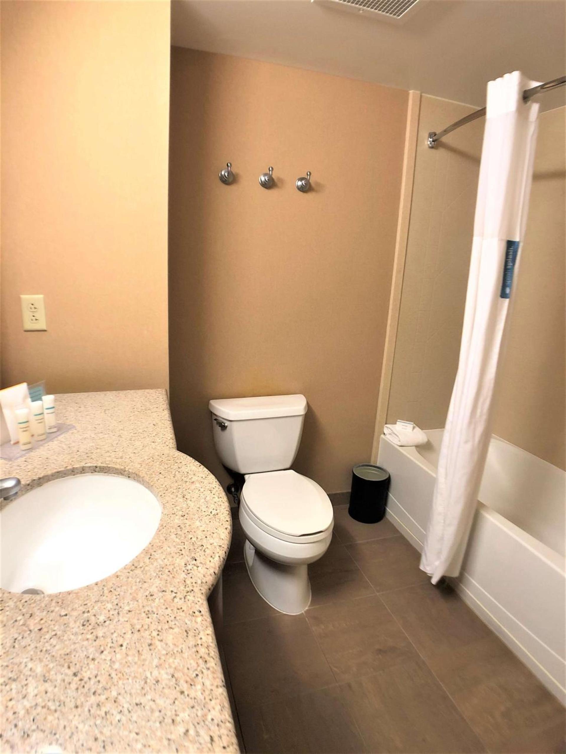 Hampton Inn & Suites Norfolk-Airport photo 15
