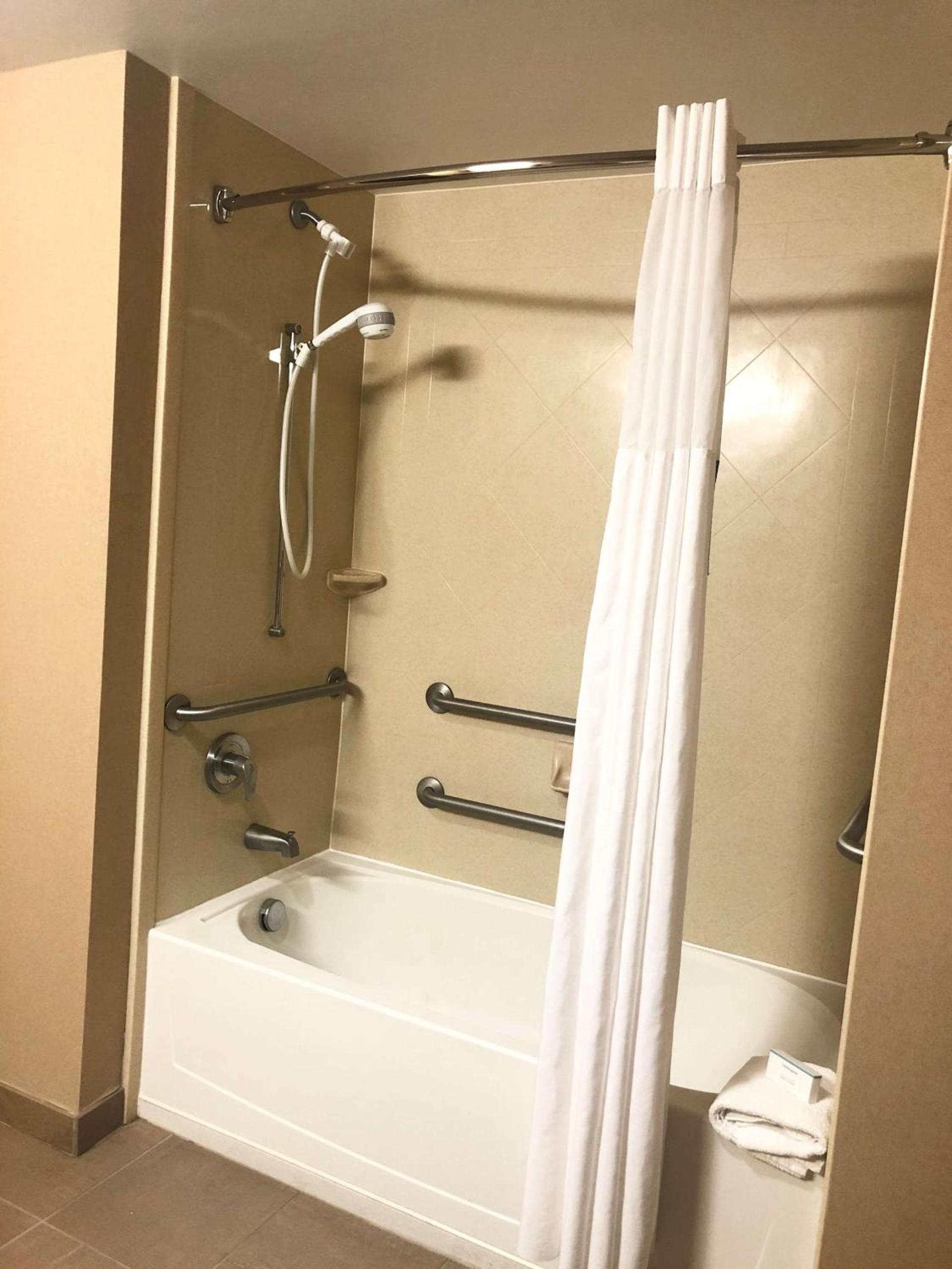 Hampton Inn & Suites Norfolk-Airport photo 14