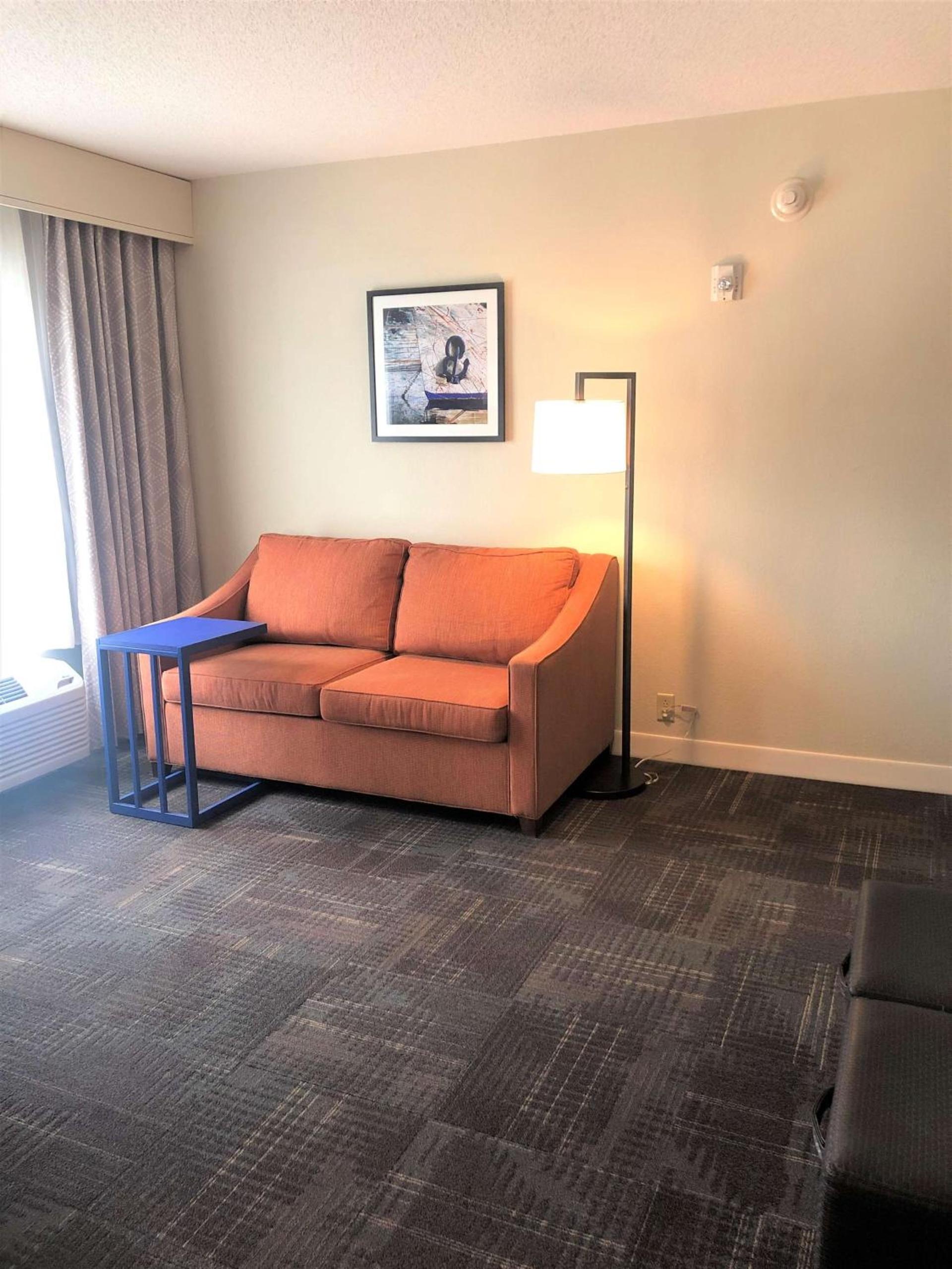 Hampton Inn & Suites Norfolk-Airport photo 16