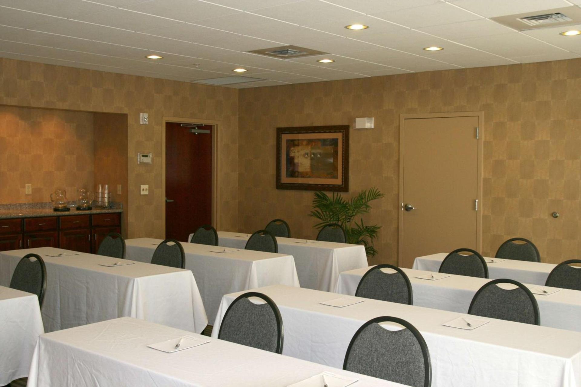 Hampton Inn & Suites Norfolk-Airport photo 29