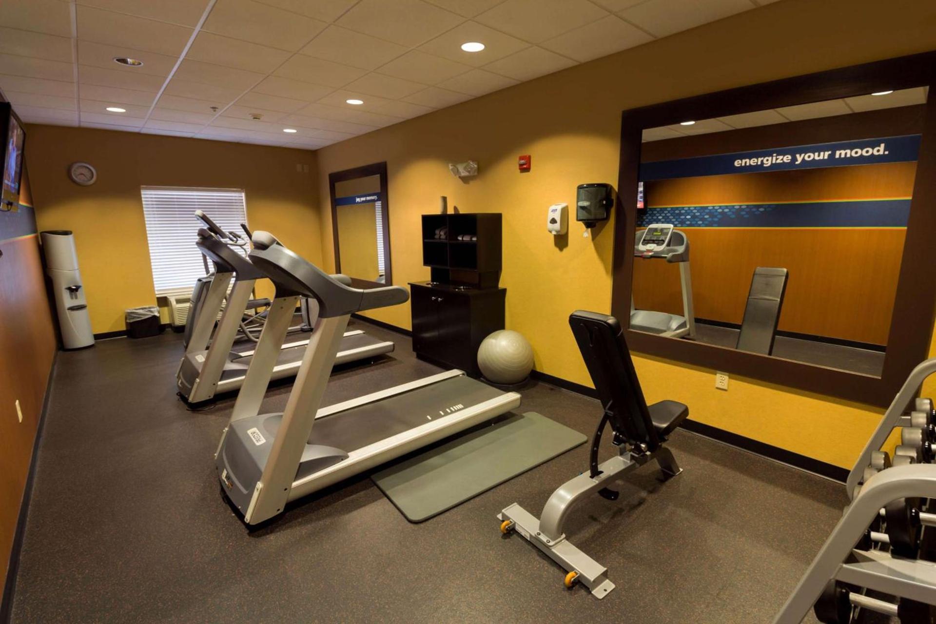 Hampton Inn & Suites Sevierville at Stadium Drive photo 17