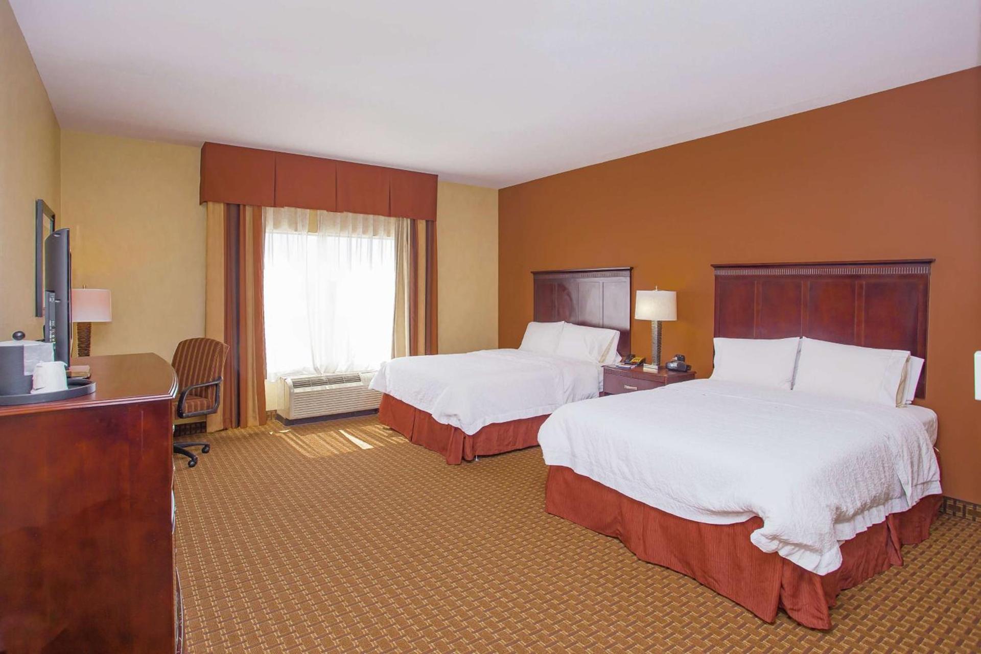 Hampton Inn & Suites Sevierville at Stadium Drive photo 5