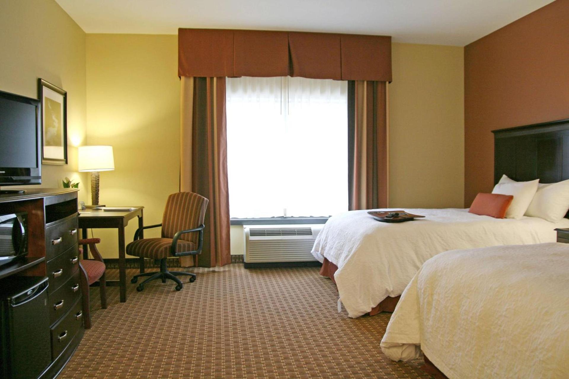 Hampton Inn & Suites Sevierville at Stadium Drive photo 7