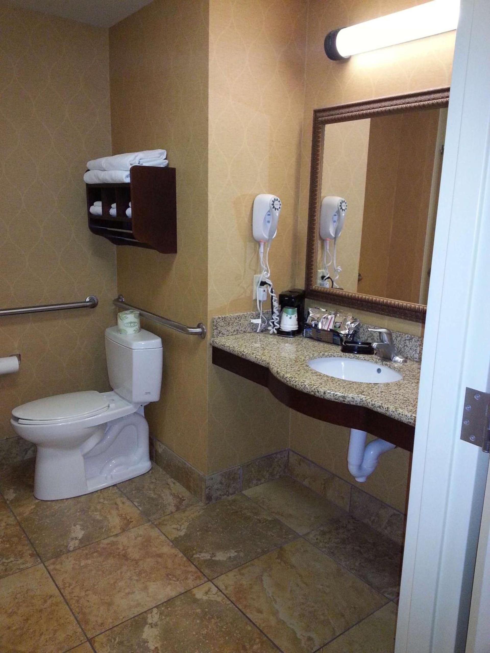 Hampton Inn & Suites Sevierville at Stadium Drive photo 8