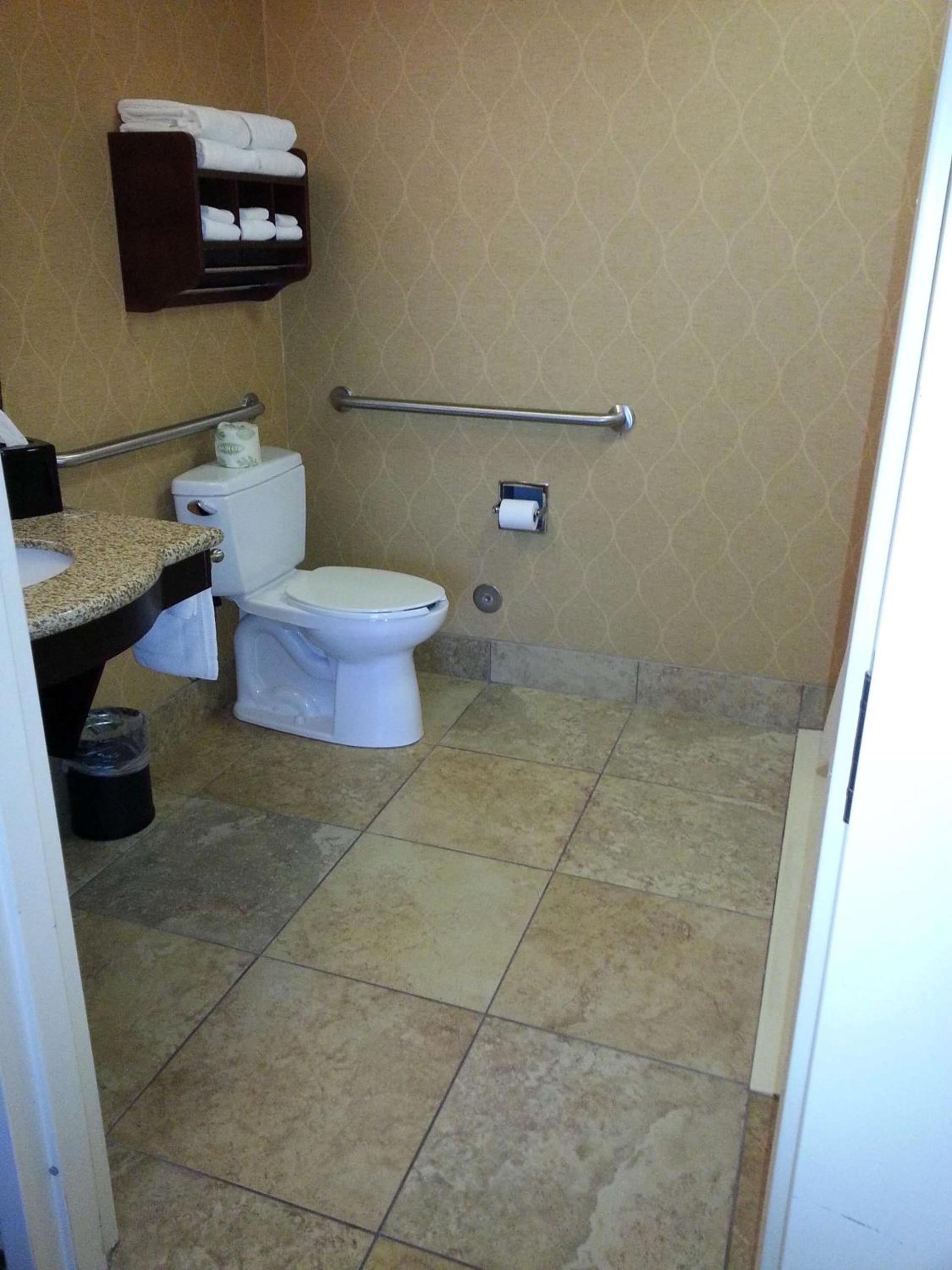 Hampton Inn & Suites Sevierville at Stadium Drive photo 13