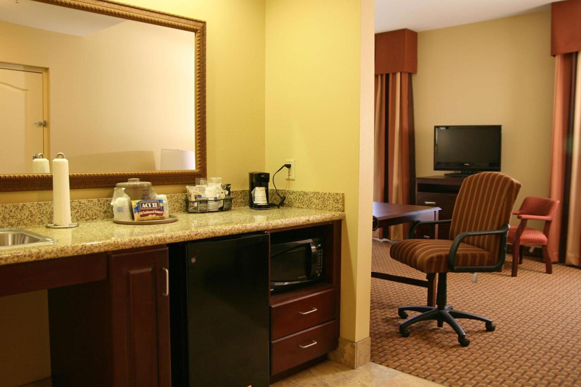 Hampton Inn & Suites Sevierville at Stadium Drive photo 16