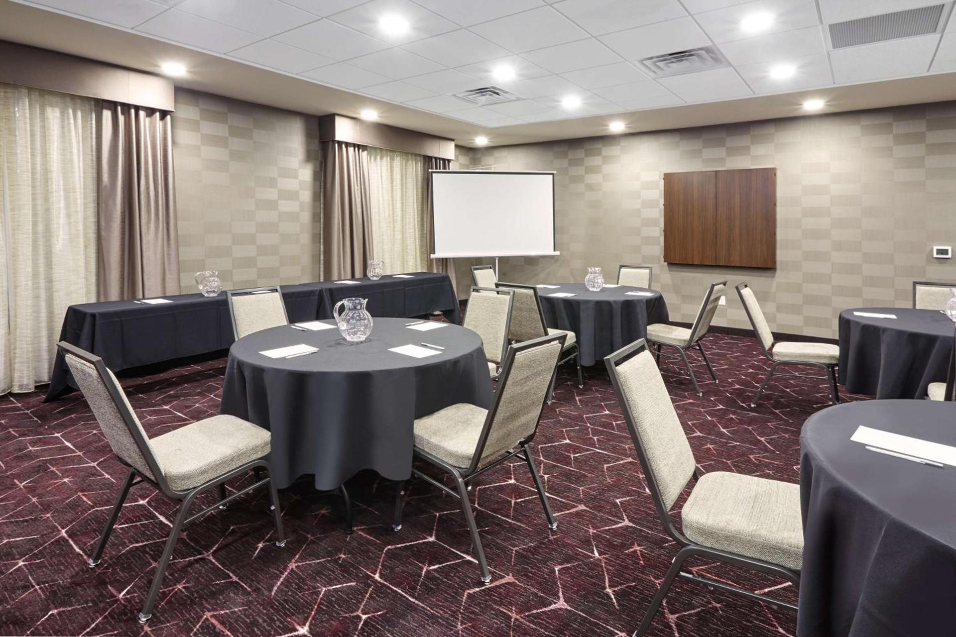 Hampton Inn Fond du Lac photo 18