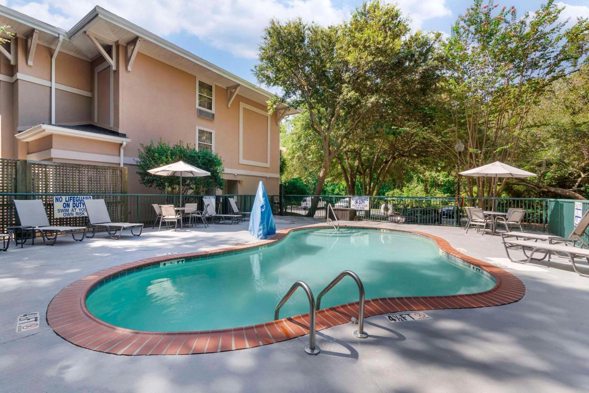 Sleep Inn Mt Pleasant - Charleston photo 2
