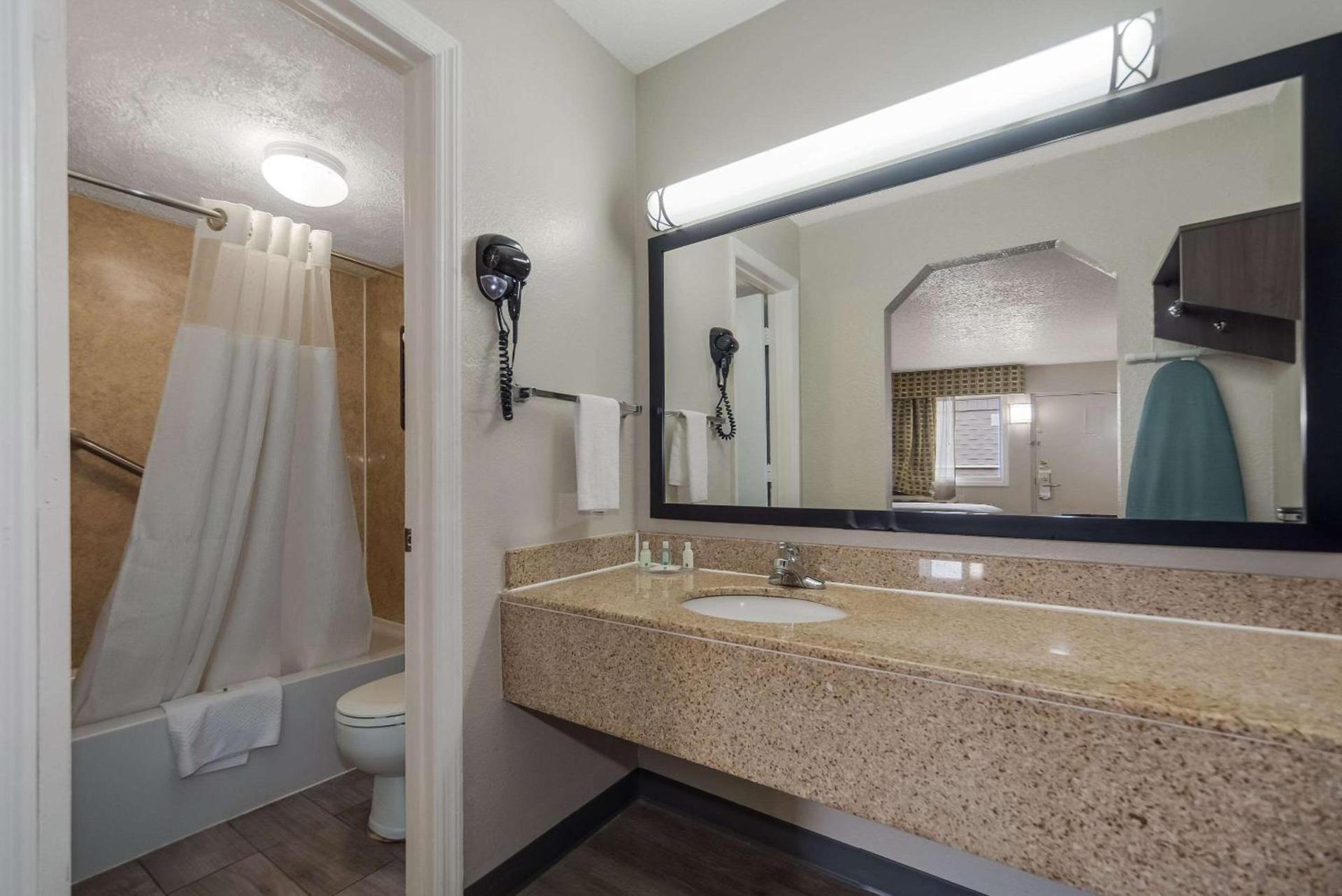 Quality Inn Charleston - West Ashley photo 10