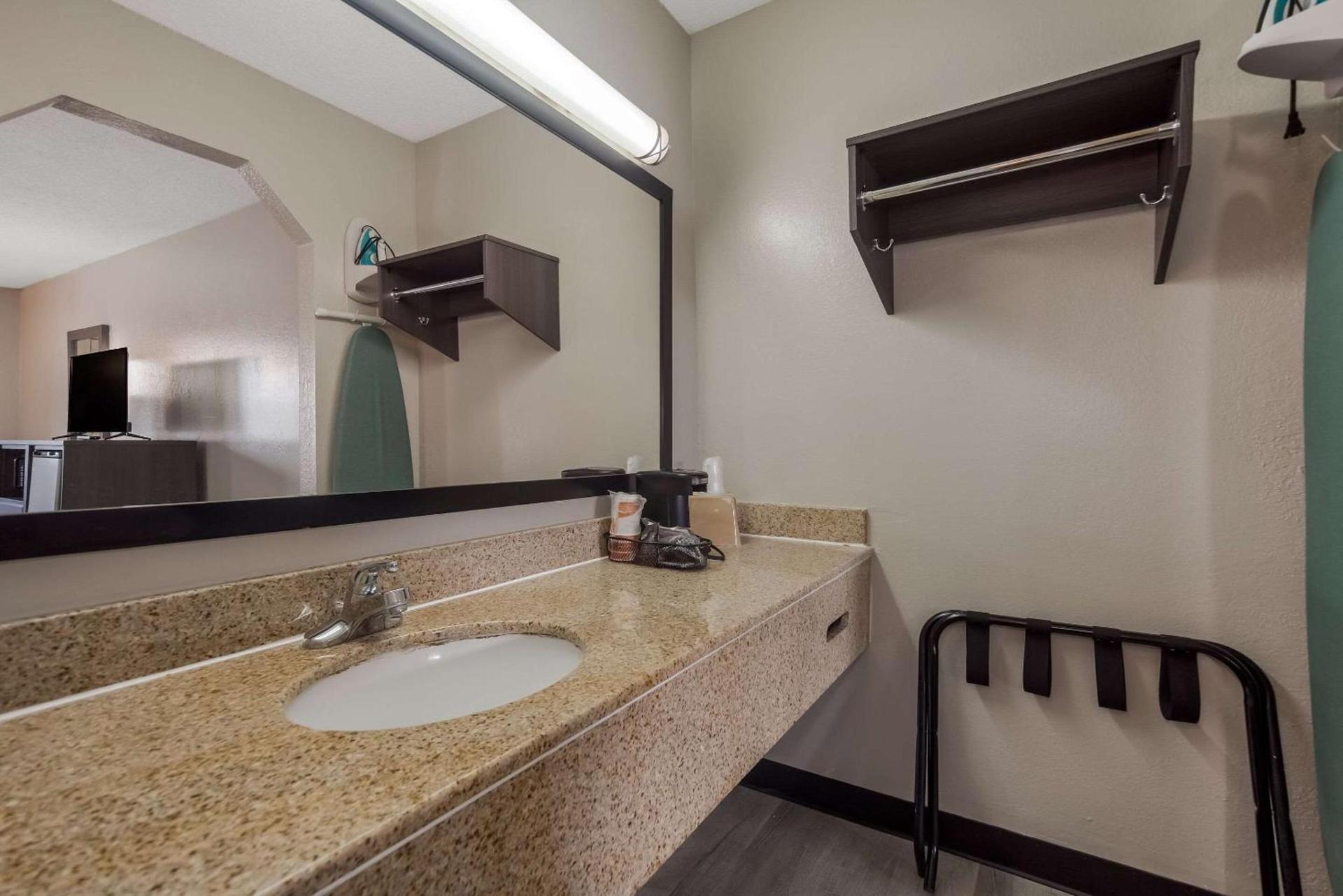 Quality Inn Charleston - West Ashley photo 15