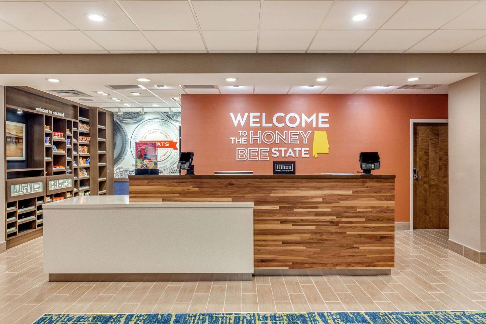 Hampton Inn & Suites Saraland Mobile photo 7