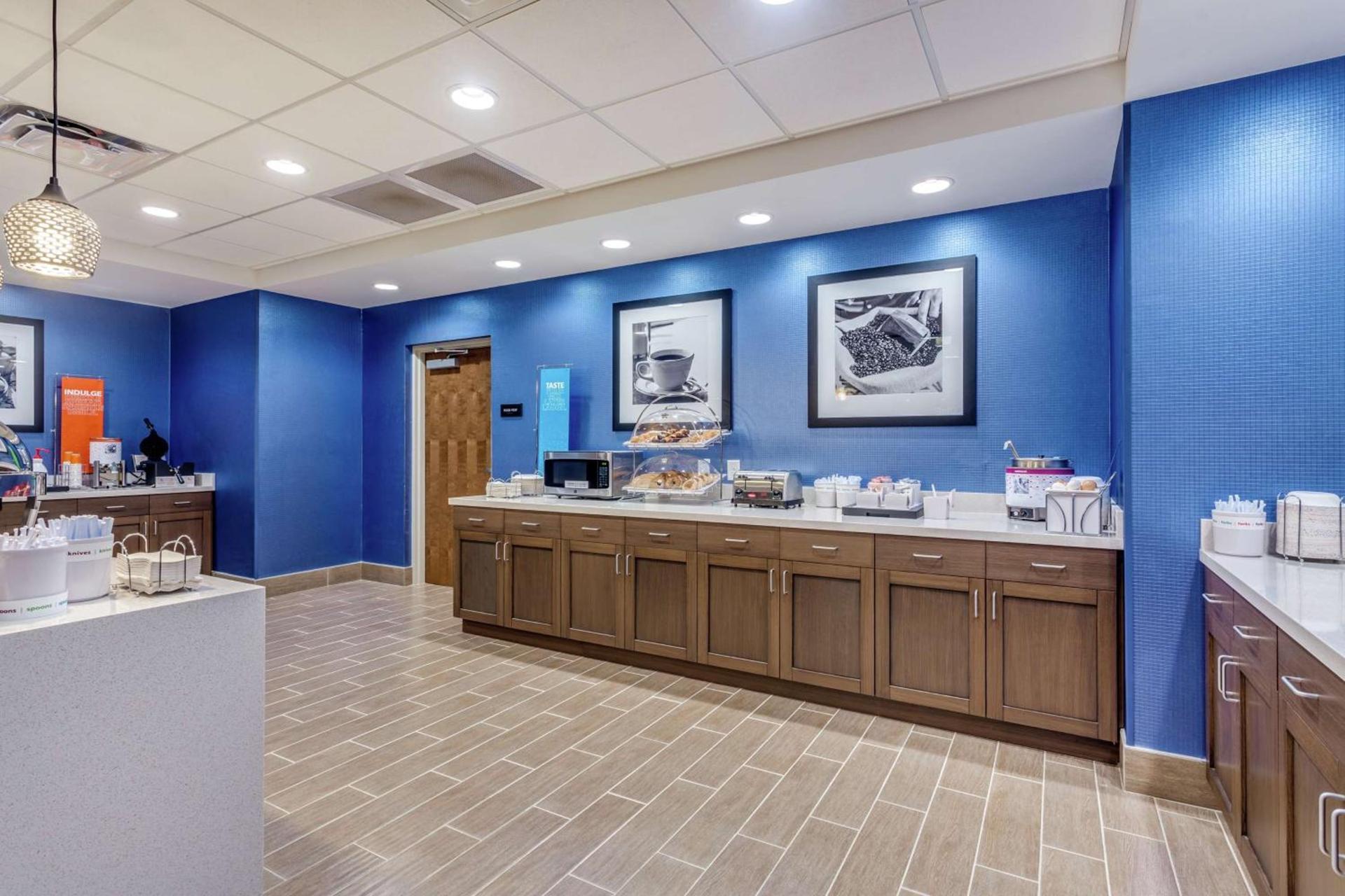 Hampton Inn & Suites Saraland Mobile photo 11