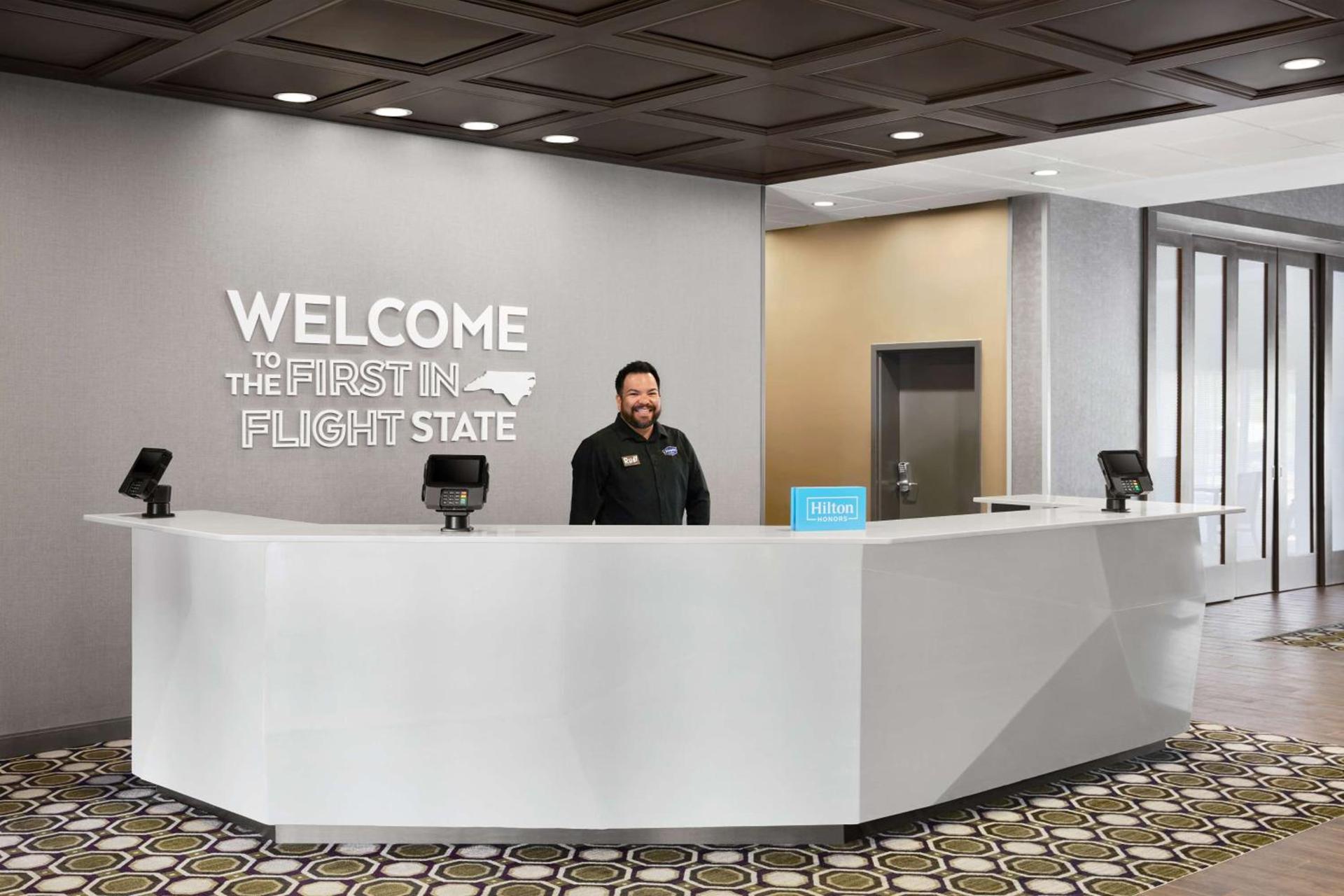 Hampton Inn & Suites Charlotte Steele Creek Road, NC photo 3