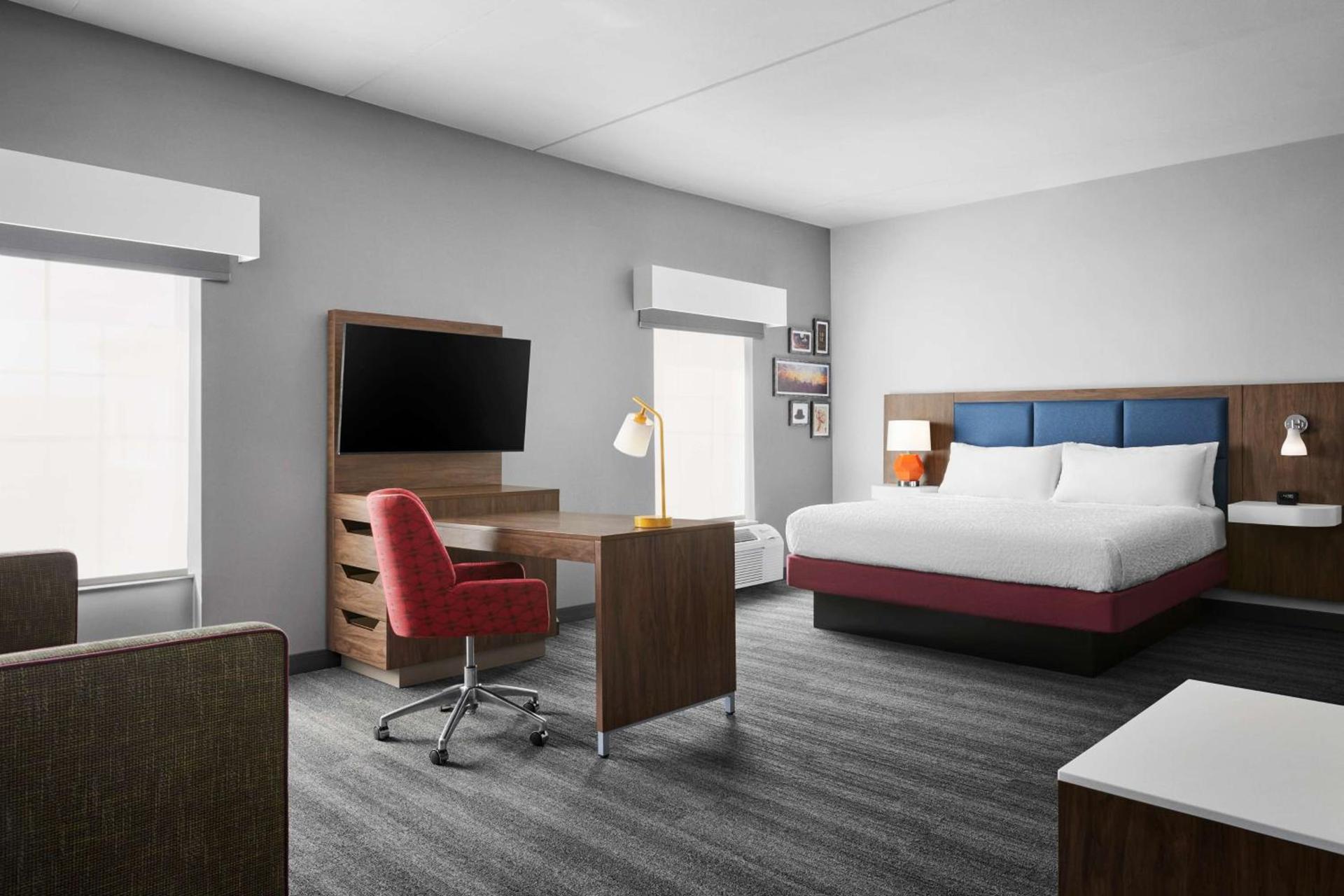 Hampton Inn & Suites Charlotte Steele Creek Road, NC photo 20