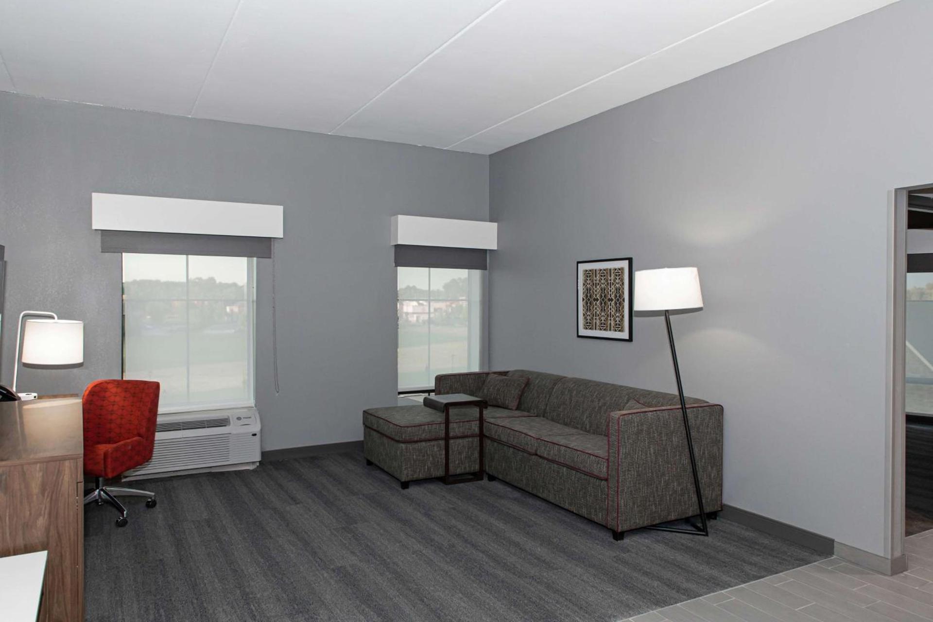 Hampton Inn & Suites Charlotte Steele Creek Road, NC photo 24