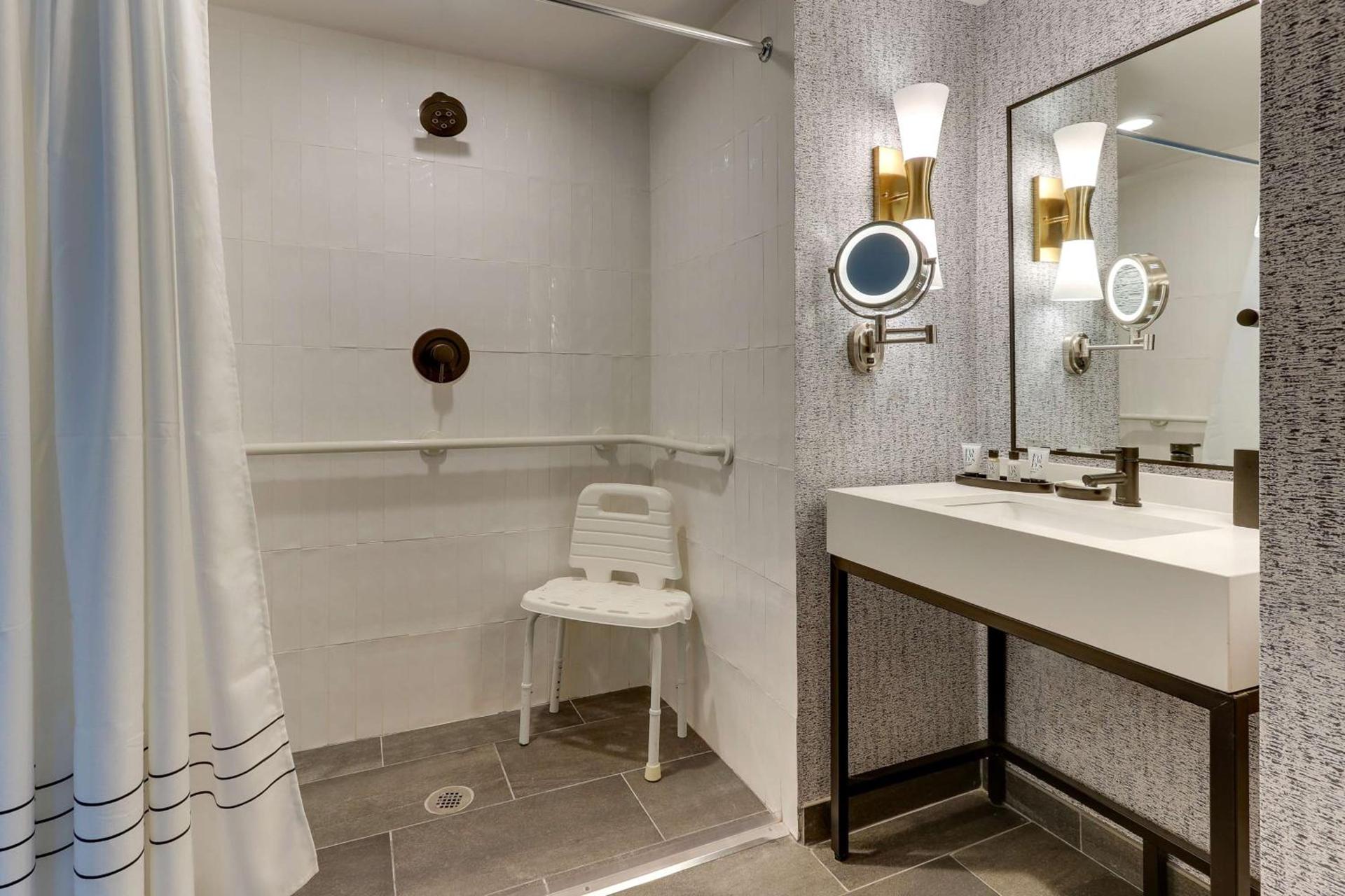 The Chattanoogan Hotel, Curio Collection By Hilton photo 32