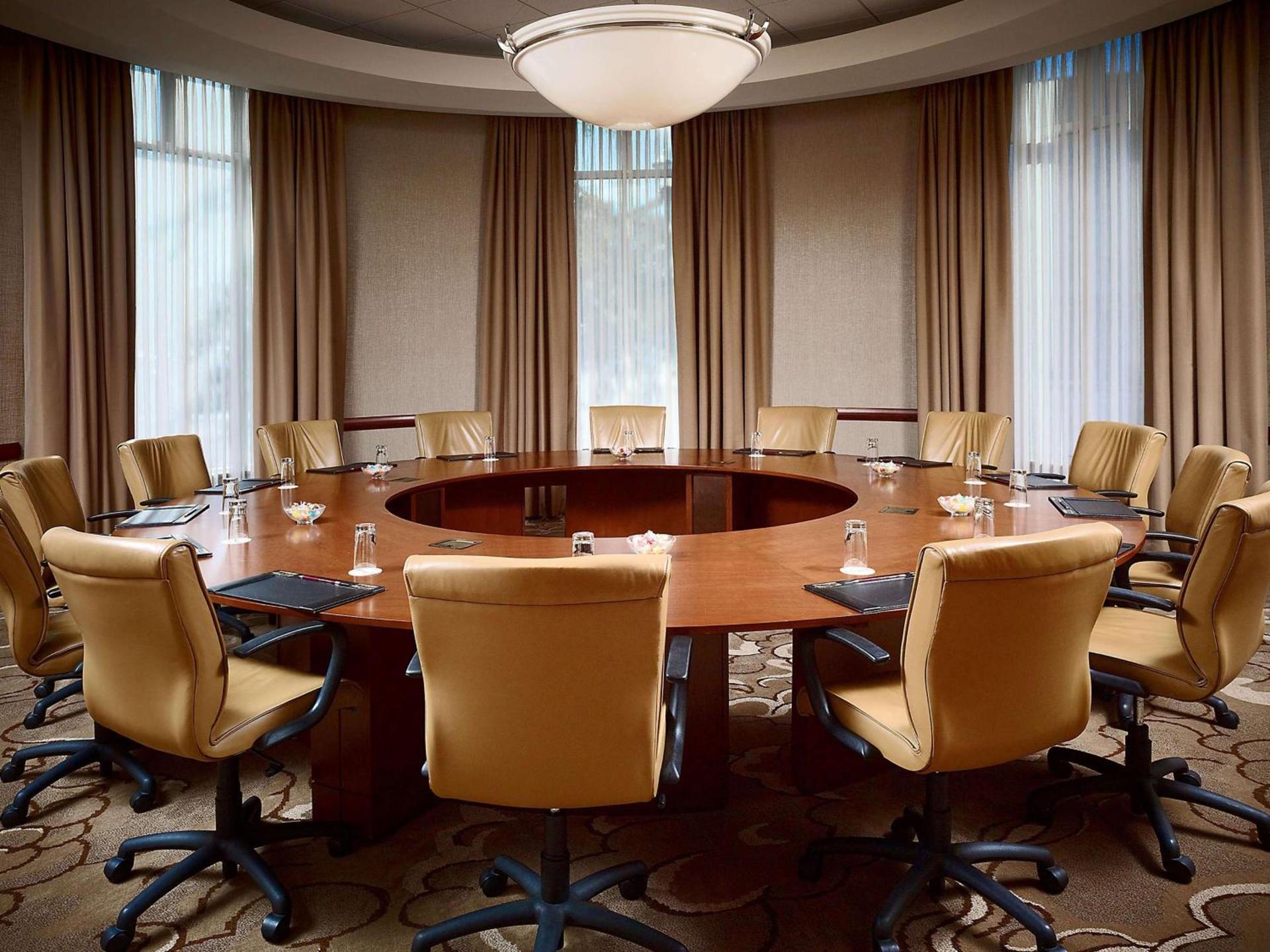 The Chattanoogan Hotel, Curio Collection By Hilton photo 48