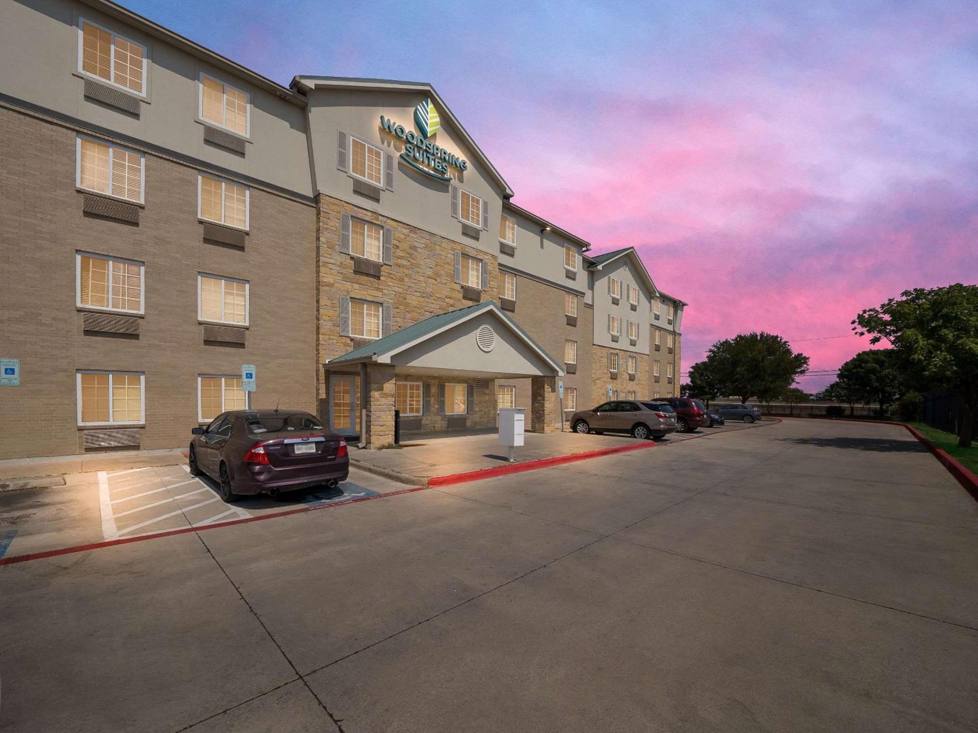 WoodSpring Suites Dallas Rockwall photo 3