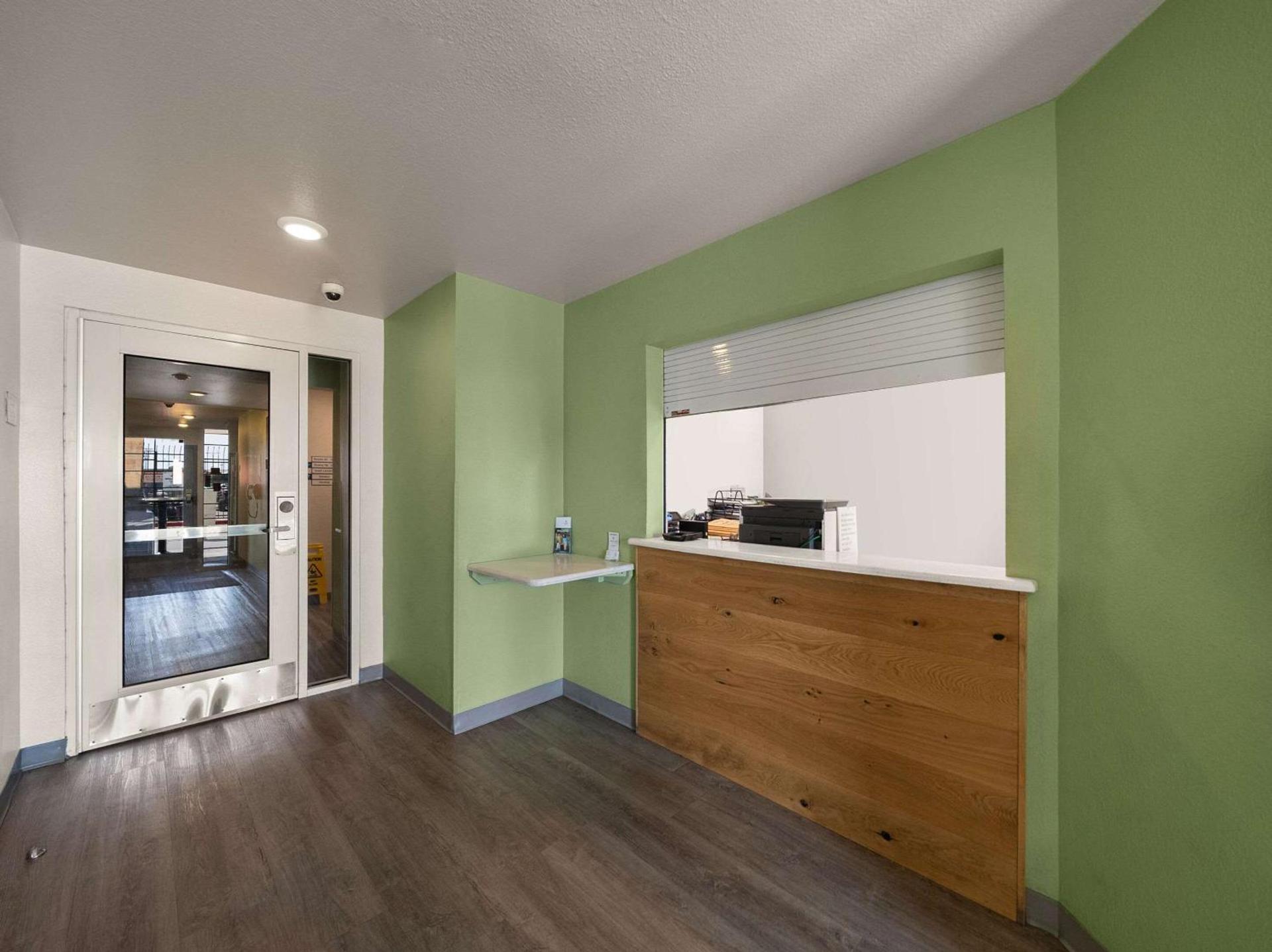 WoodSpring Suites Dallas Rockwall photo 5