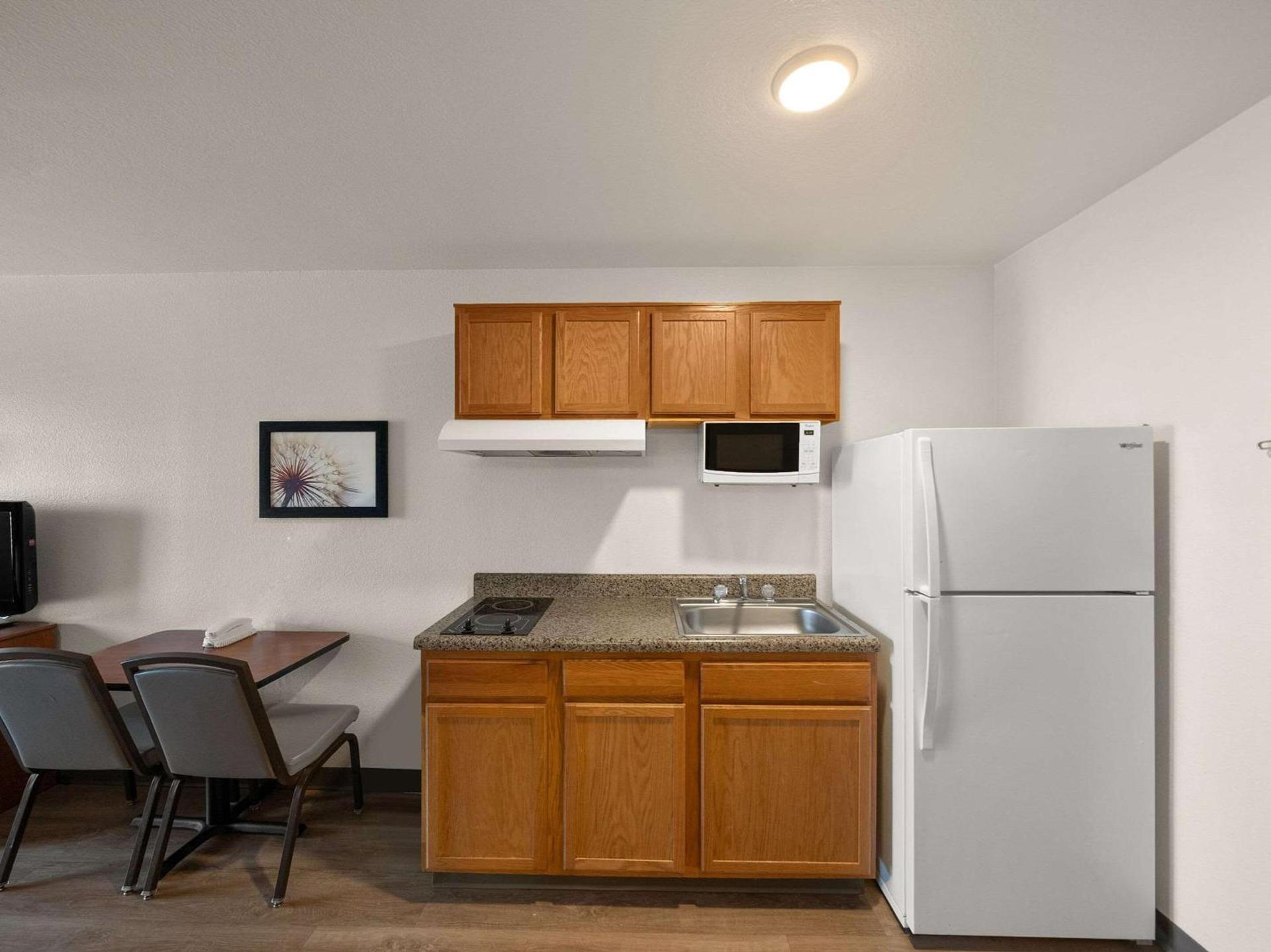 WoodSpring Suites Dallas Rockwall photo 10