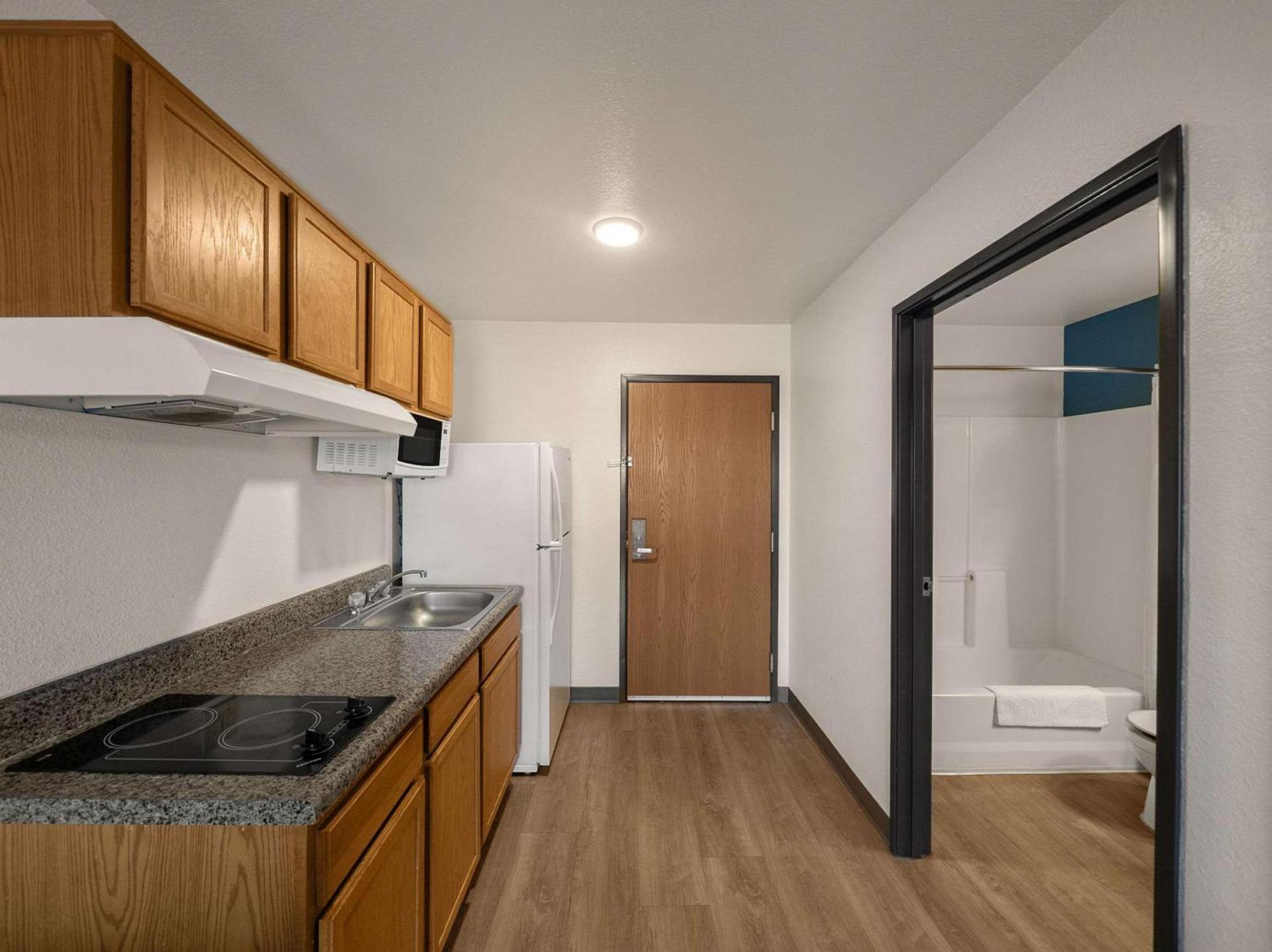 WoodSpring Suites Dallas Rockwall photo 11