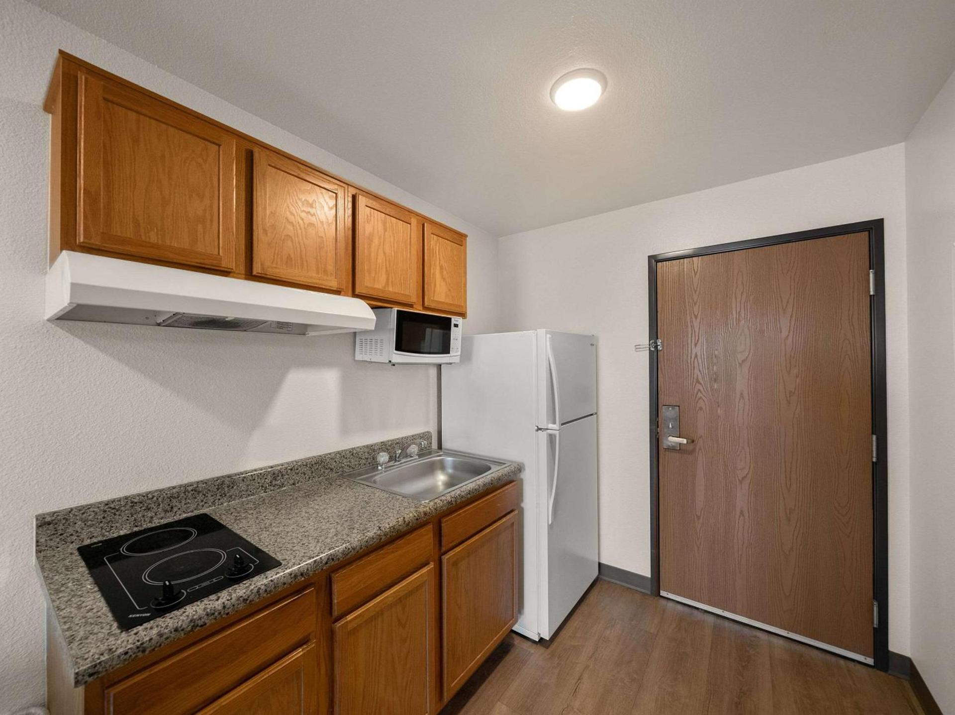WoodSpring Suites Dallas Rockwall photo 15