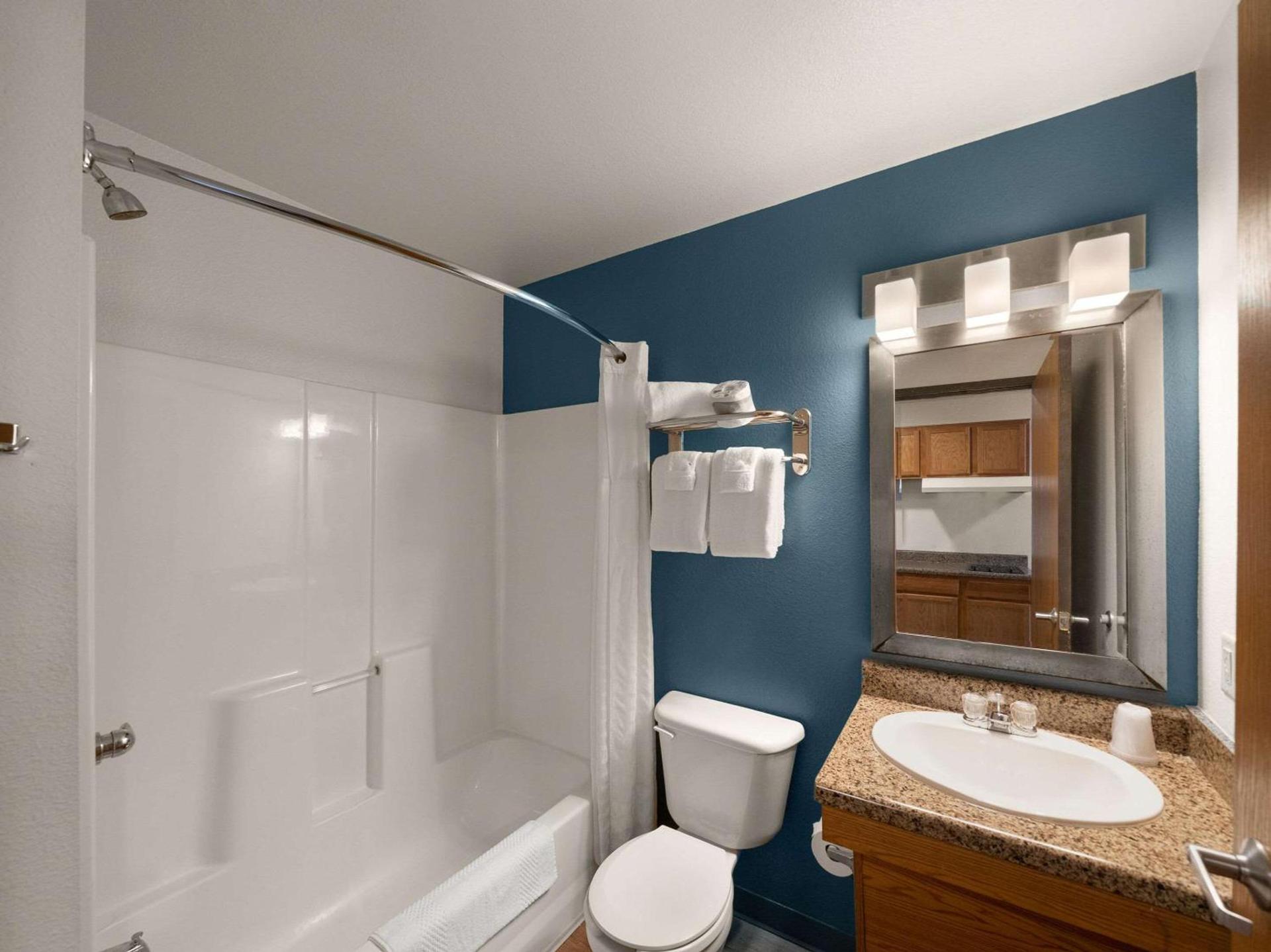 WoodSpring Suites Dallas Rockwall photo 16