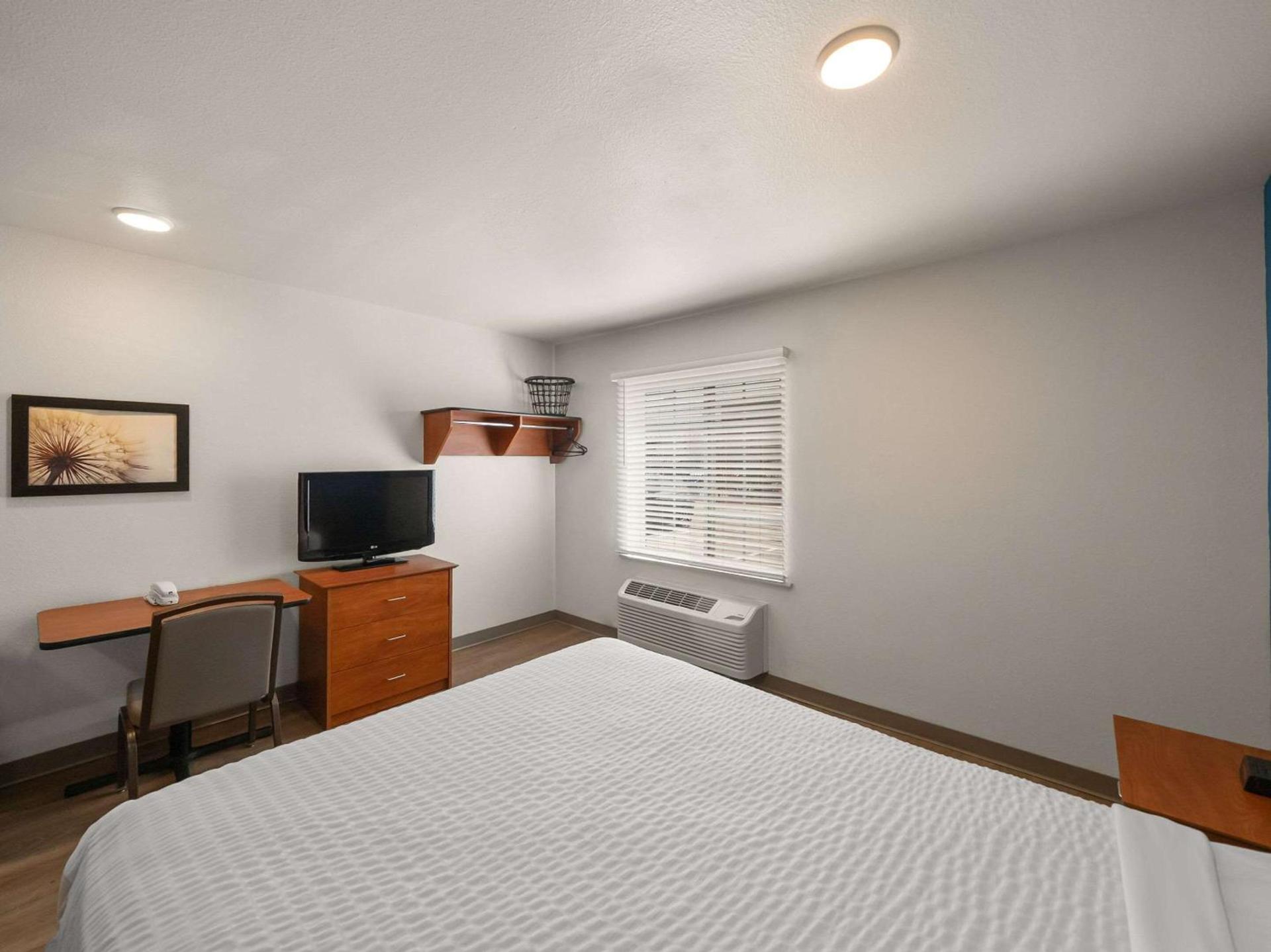 WoodSpring Suites Dallas Rockwall photo 17