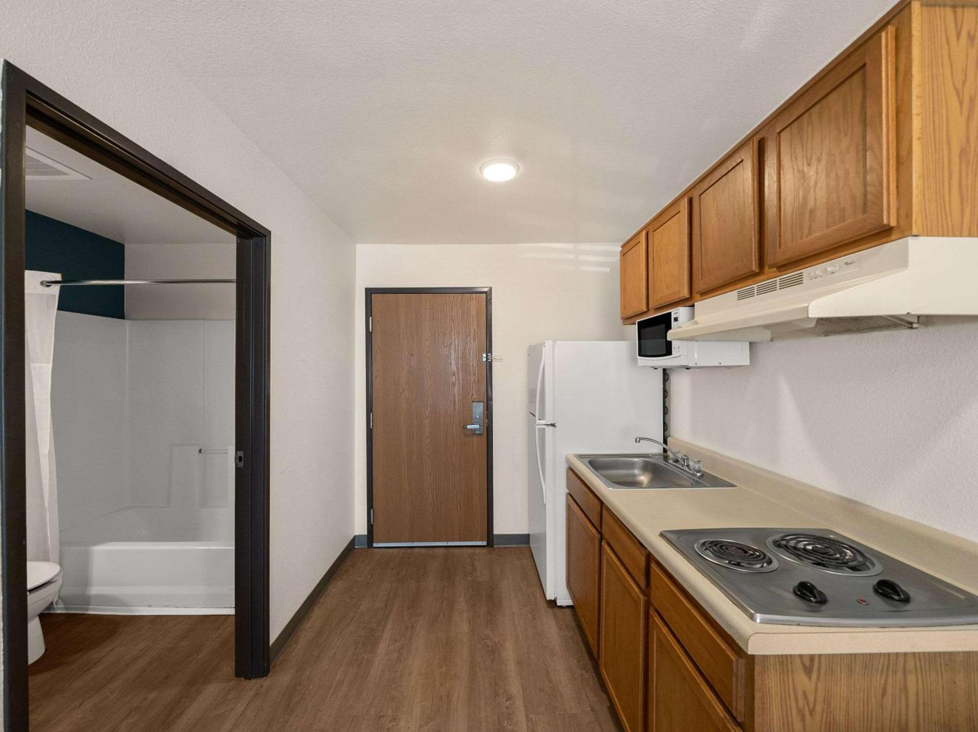 WoodSpring Suites Dallas Rockwall photo 21
