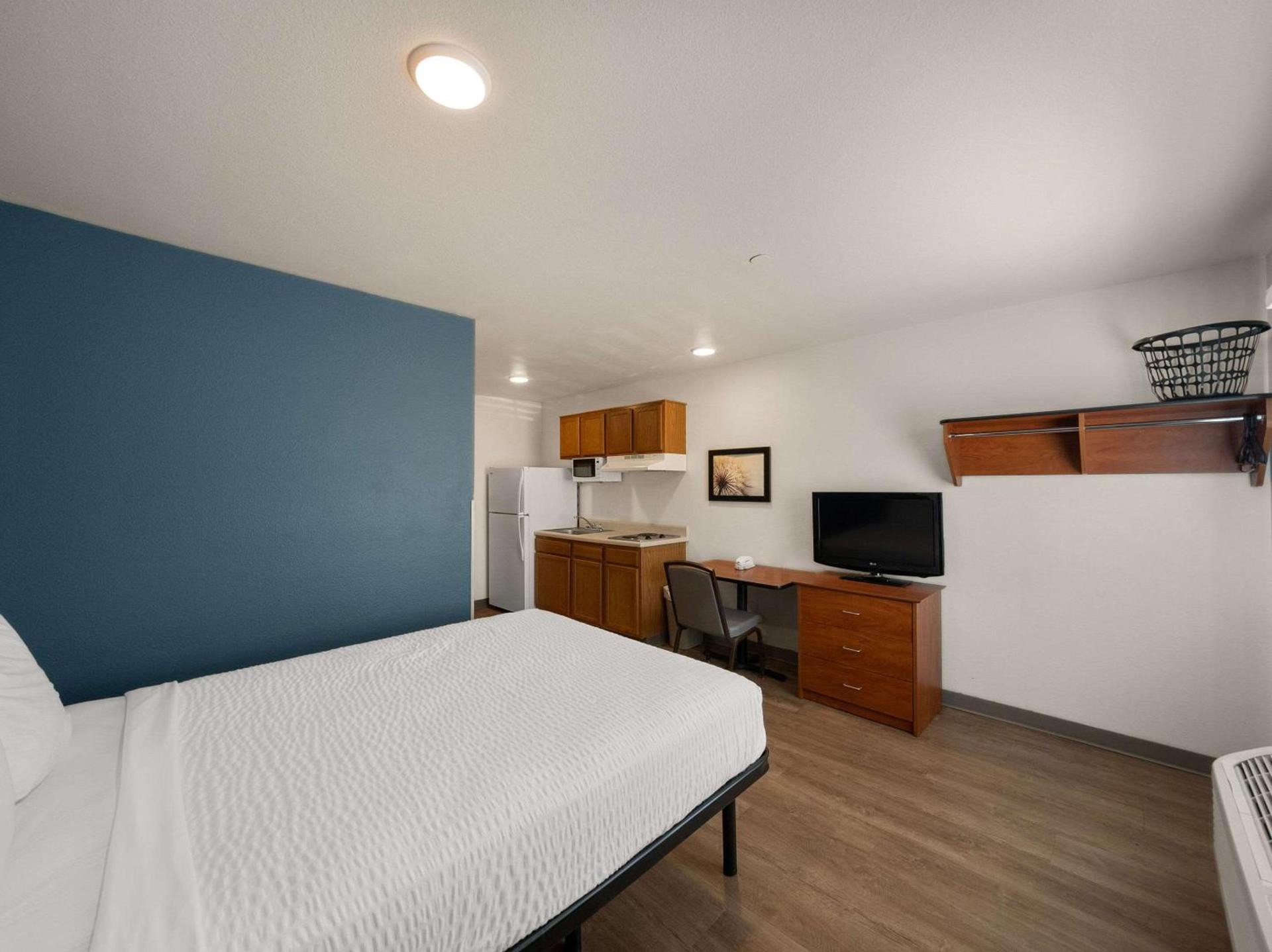 WoodSpring Suites Dallas Rockwall photo 23