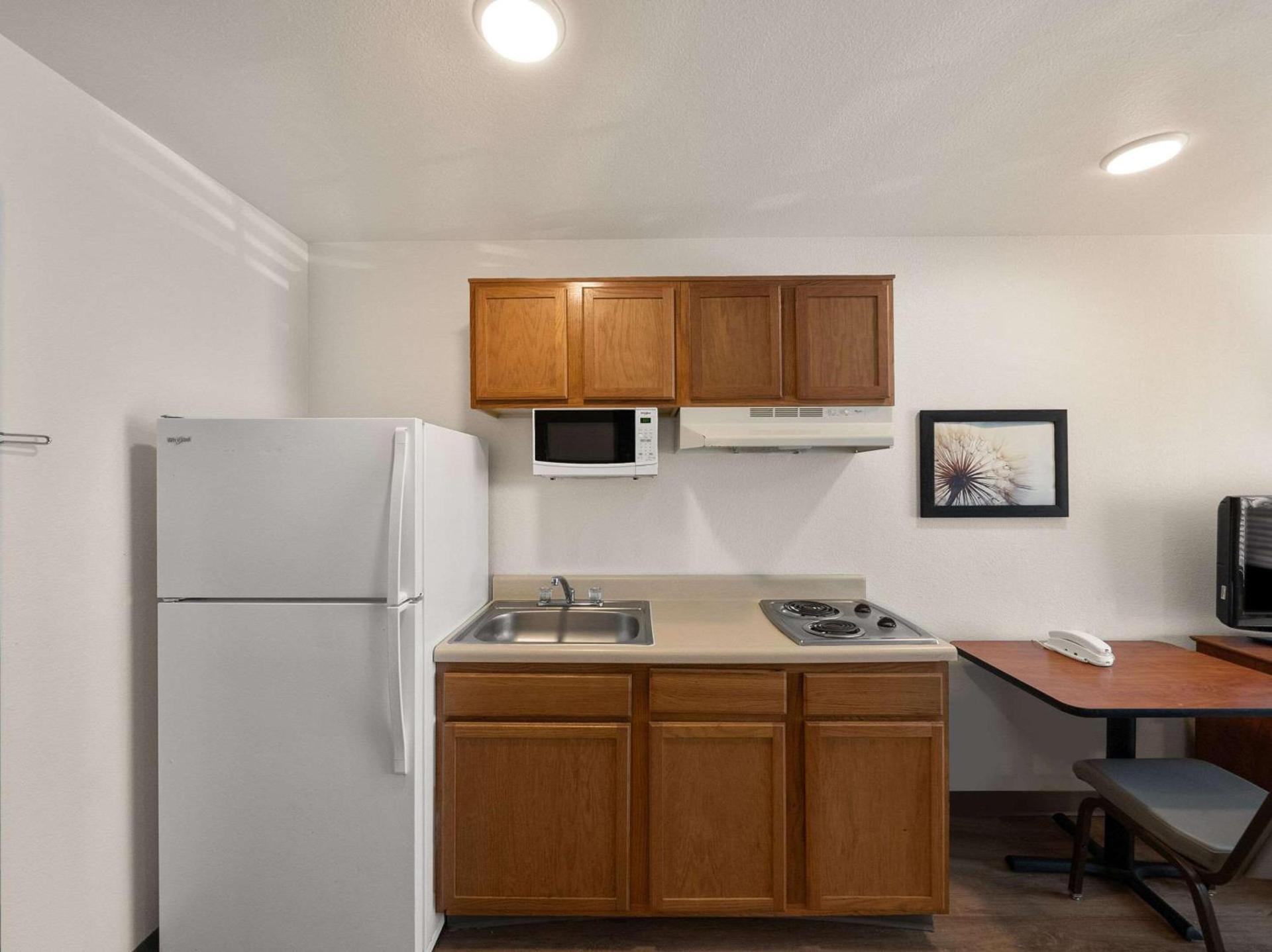 WoodSpring Suites Dallas Rockwall photo 24