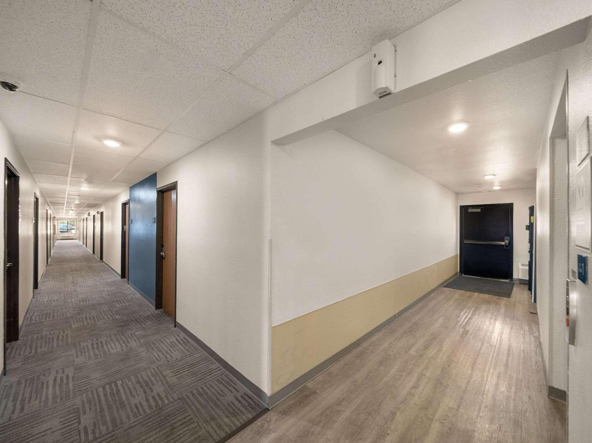 WoodSpring Suites Dallas Rockwall photo 27