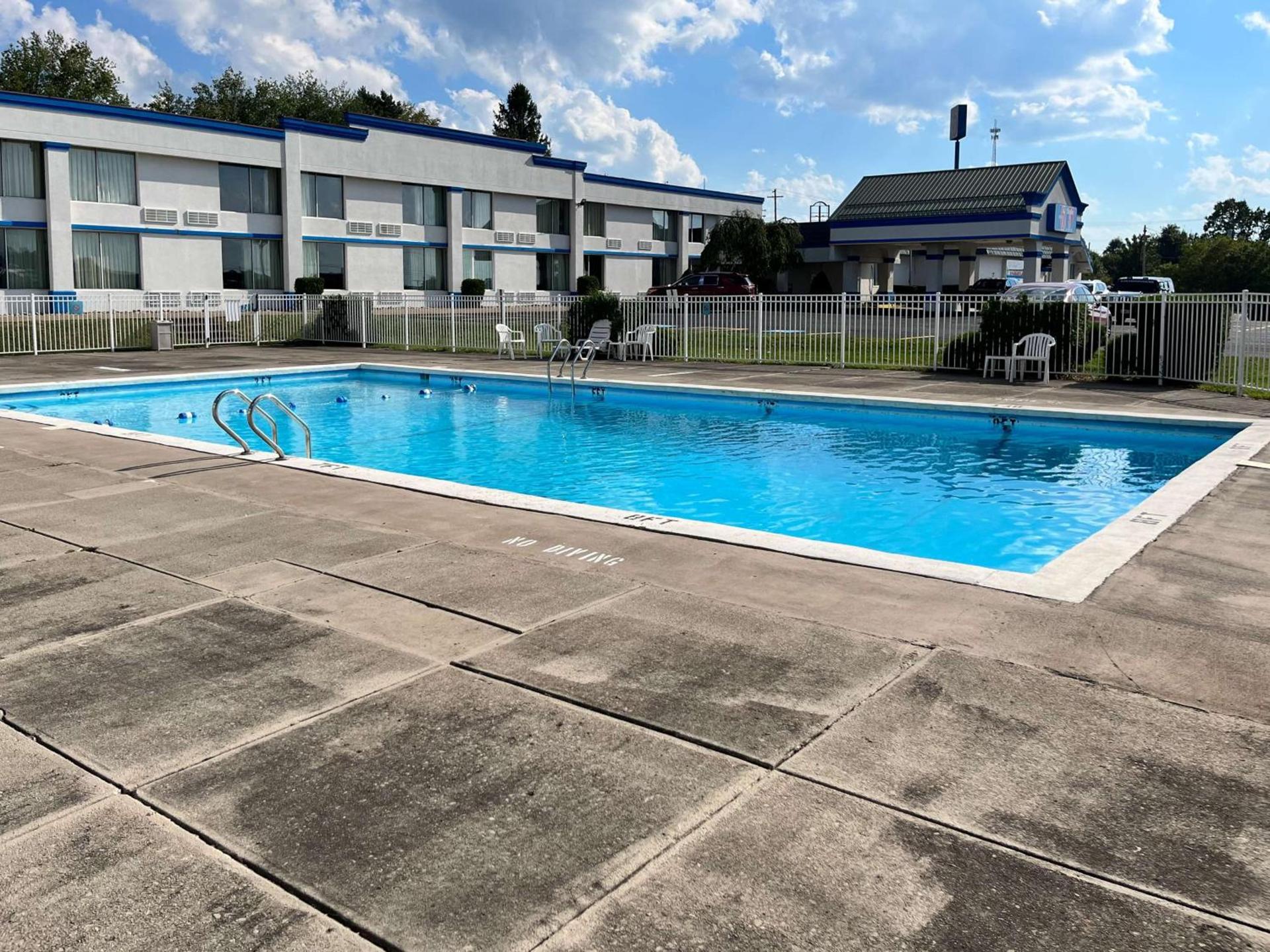 Studio 6 Suites Clarion, PA photo 2