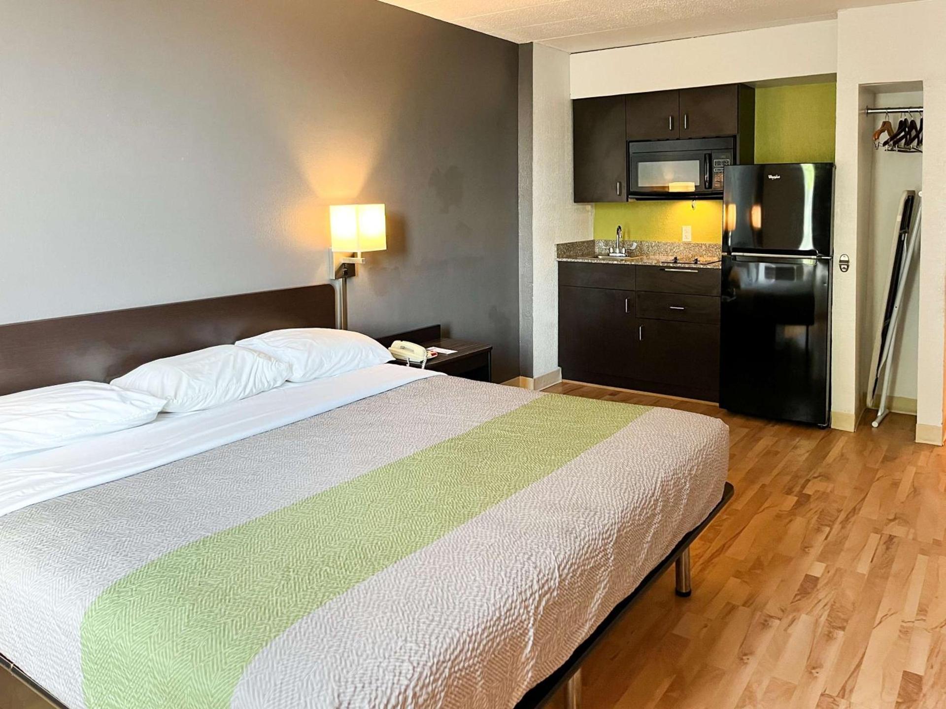 Studio 6 Suites Clarion, PA photo 4